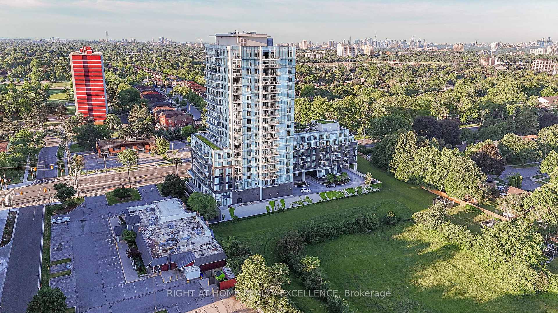 Photo 4 of Unit 1707, 3220 Sheppard Avenue, Scarborough, Tam O'Shanter-Sullivan — HOMEH