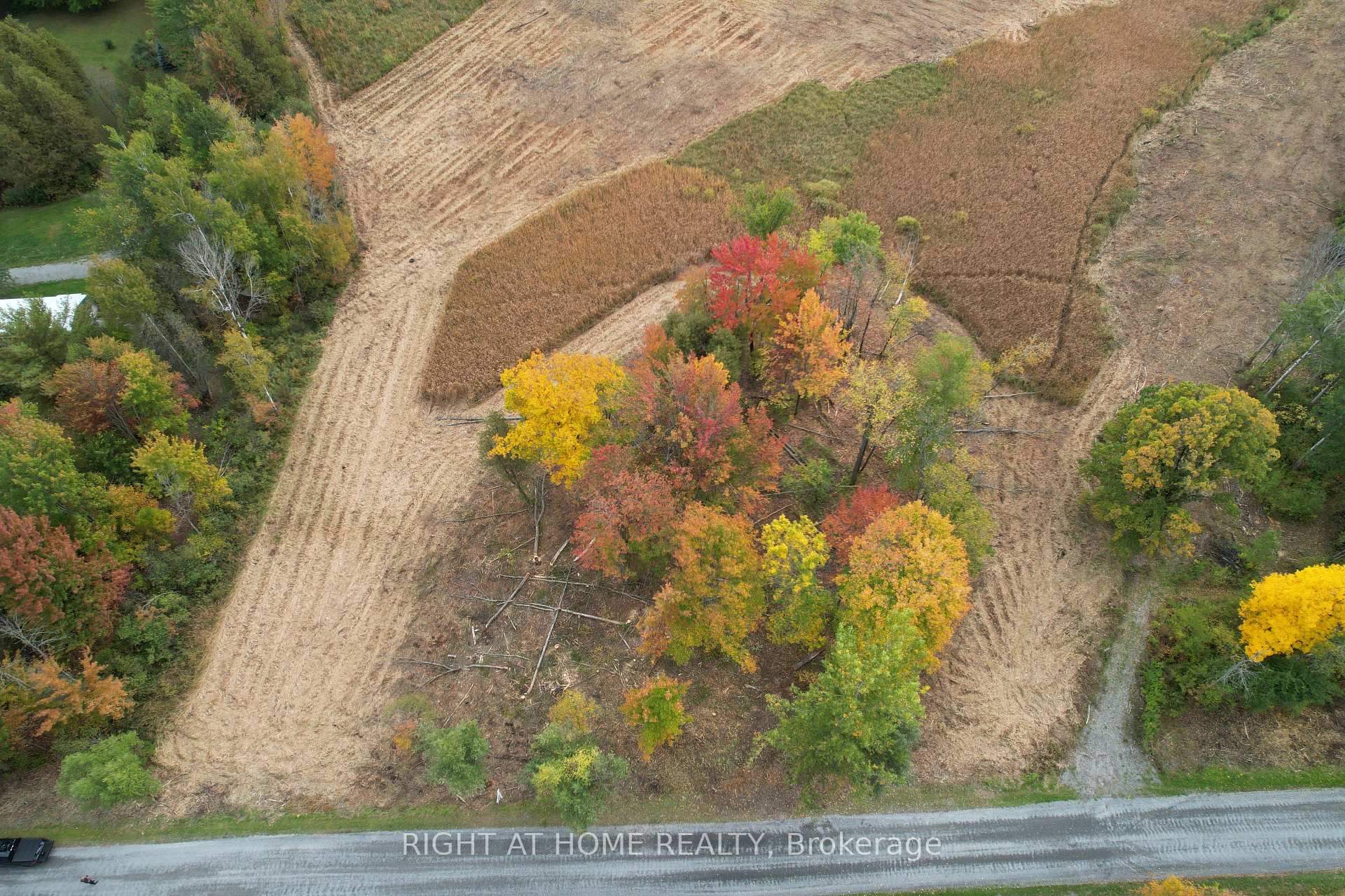 Photo 2 of Sutherland Drive, Ottawa, Manotick South to Roger Stevens — HOMEH