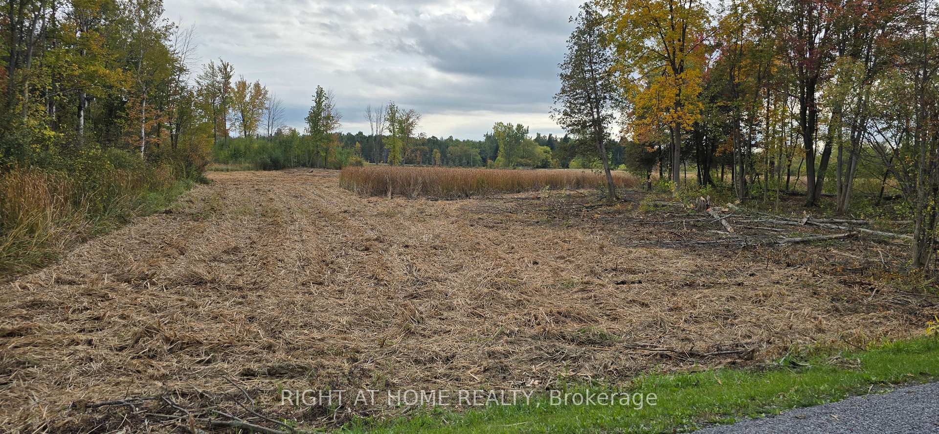 Photo 4 of Sutherland Drive, Ottawa, Manotick South to Roger Stevens — HOMEH