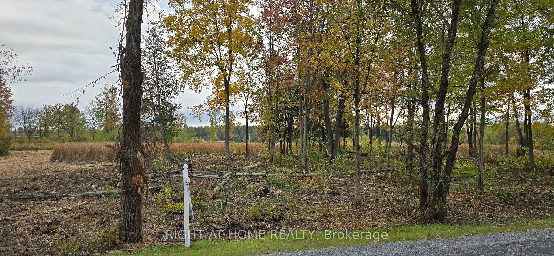 Photo 5 of Sutherland Drive, Ottawa, Manotick South to Roger Stevens — HOMEH