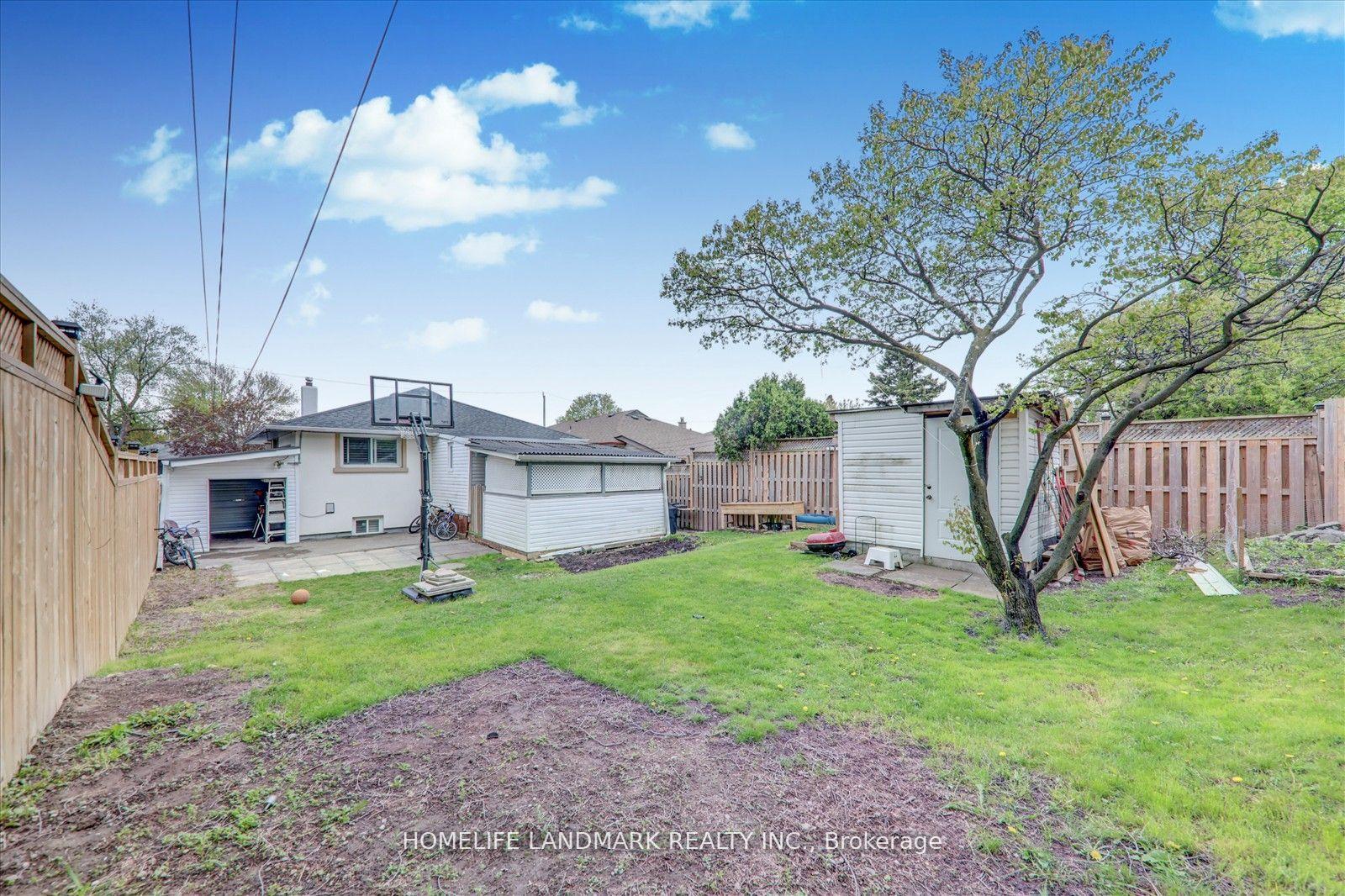 Photo 3 of 71 Sundance Crescent, Scarborough, Woburn — HOMEH