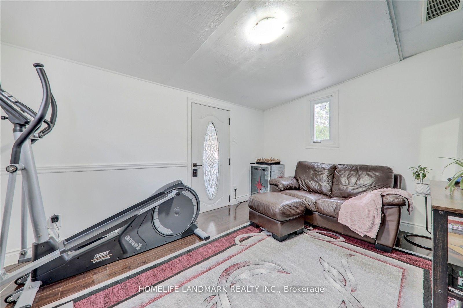 Photo 19 of 71 Sundance Crescent, Scarborough, Woburn — HOMEH