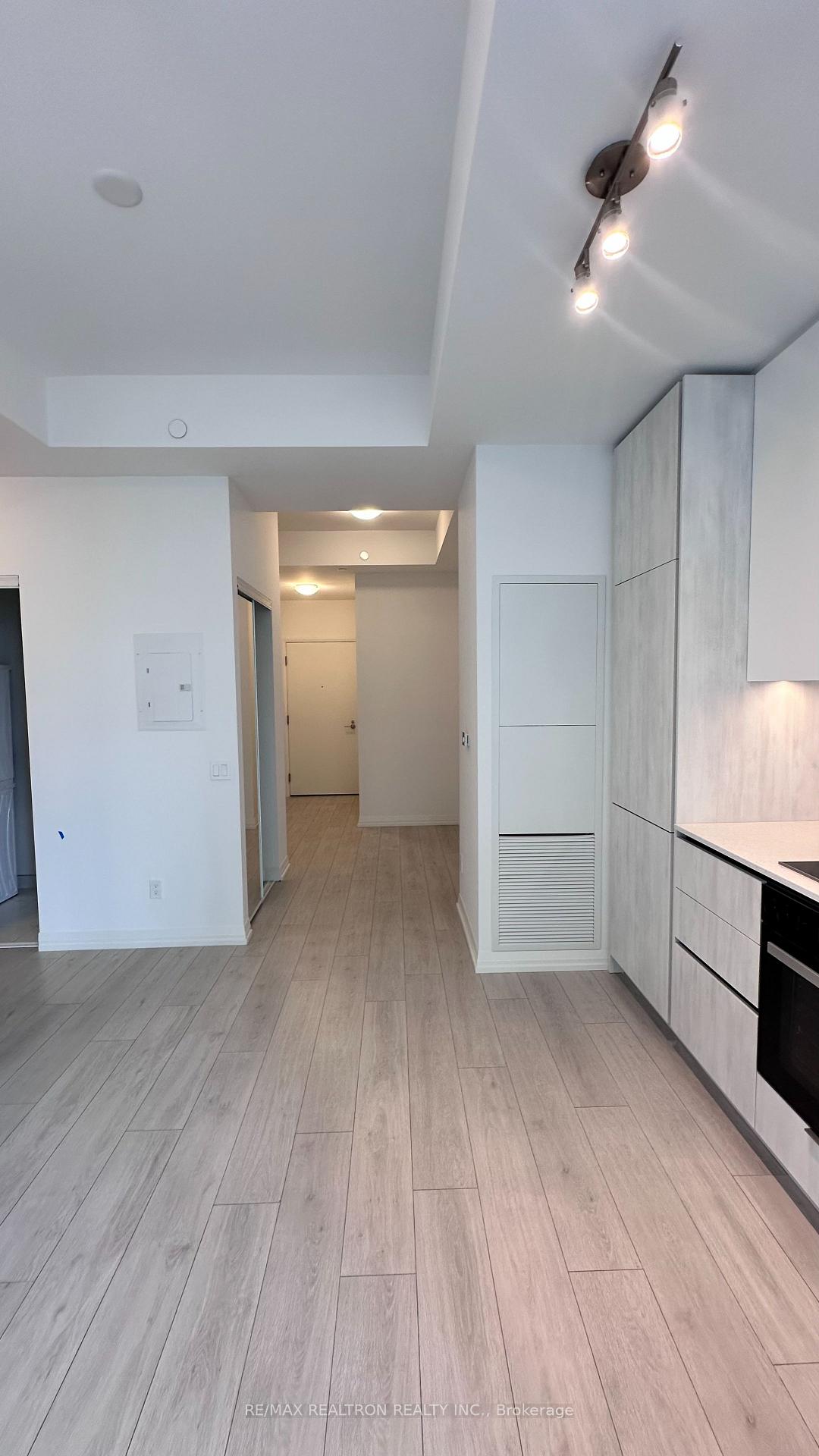 Photo of Unit 2425, 400 King Street W