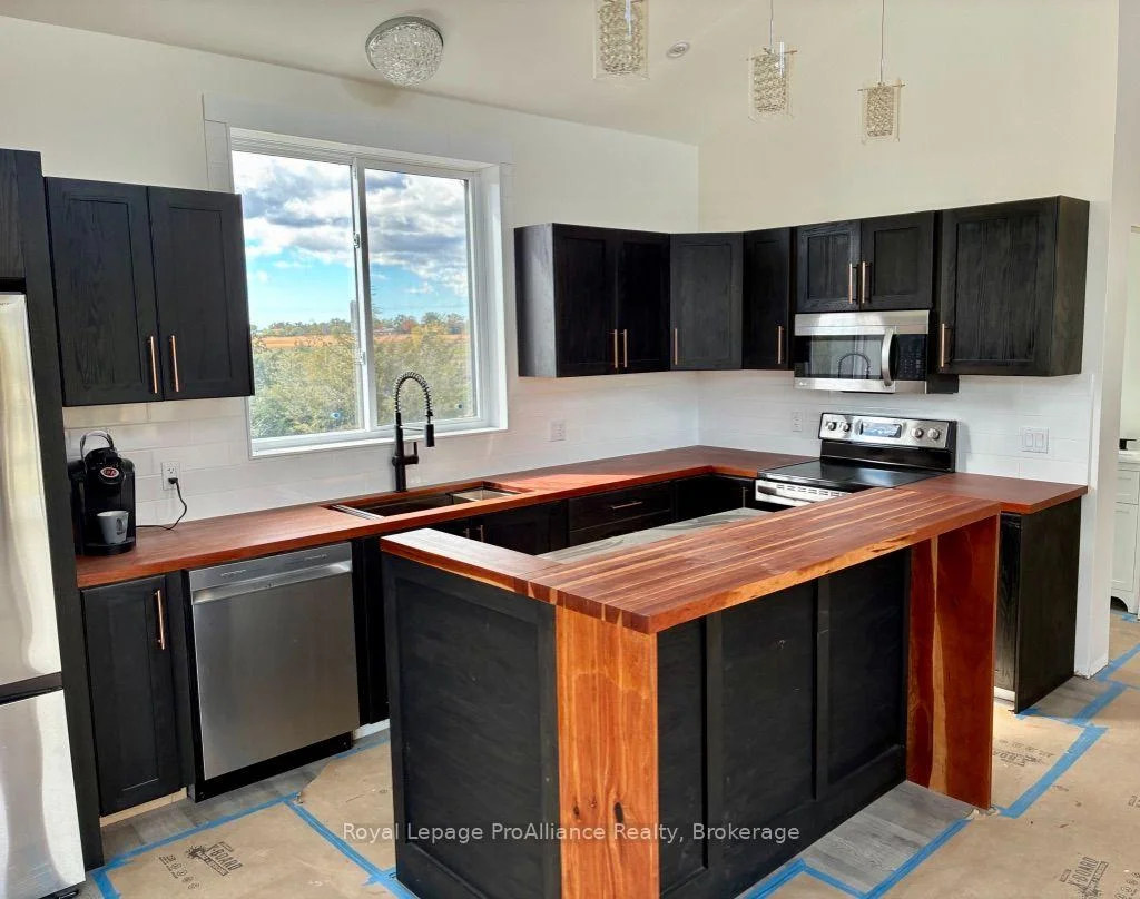 Photo 56 of 2034 County Road 5, Prince Edward County, Sophiasburg Ward — HOMEH