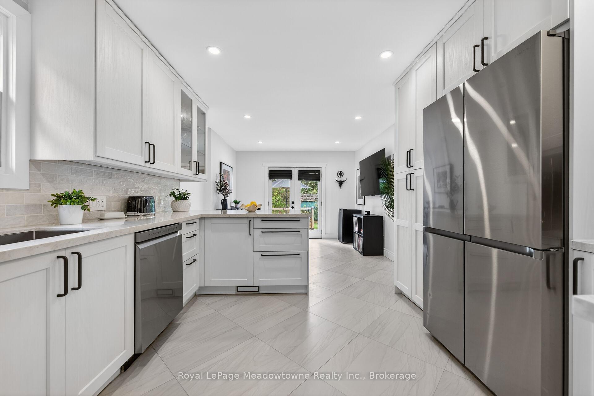Photo 15 of 216 Maplewood Avenue, Hamilton, Blakeley — HOMEH
