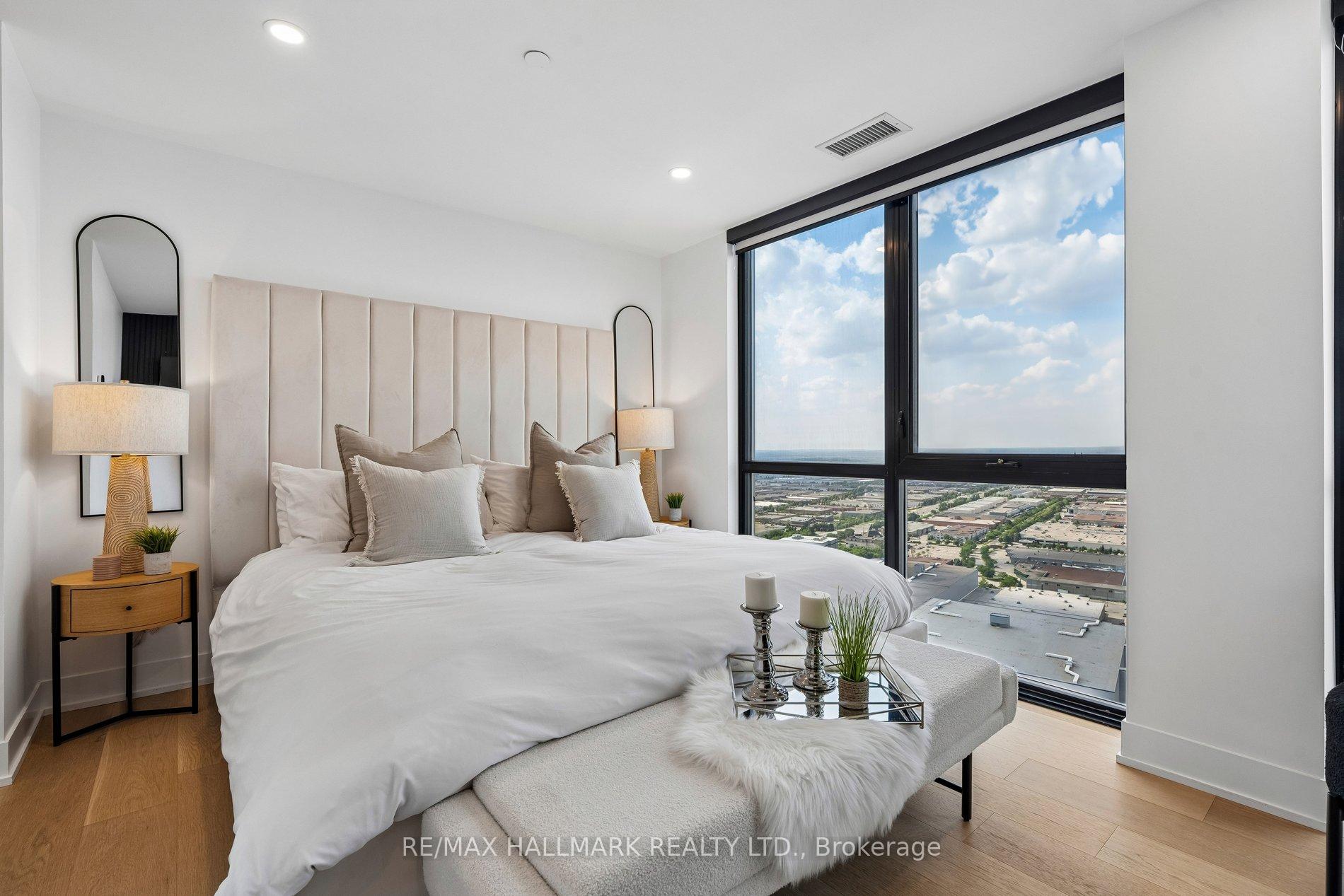 Photo 27 of Unit PH3806, 2908 Highway 7, Vaughan, Concord — HOMEH