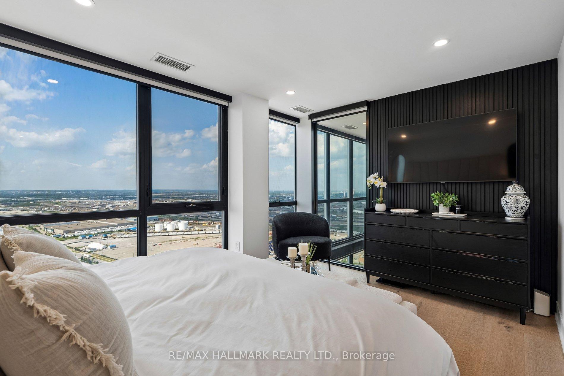 Photo 29 of Unit PH3806, 2908 Highway 7, Vaughan, Concord — HOMEH