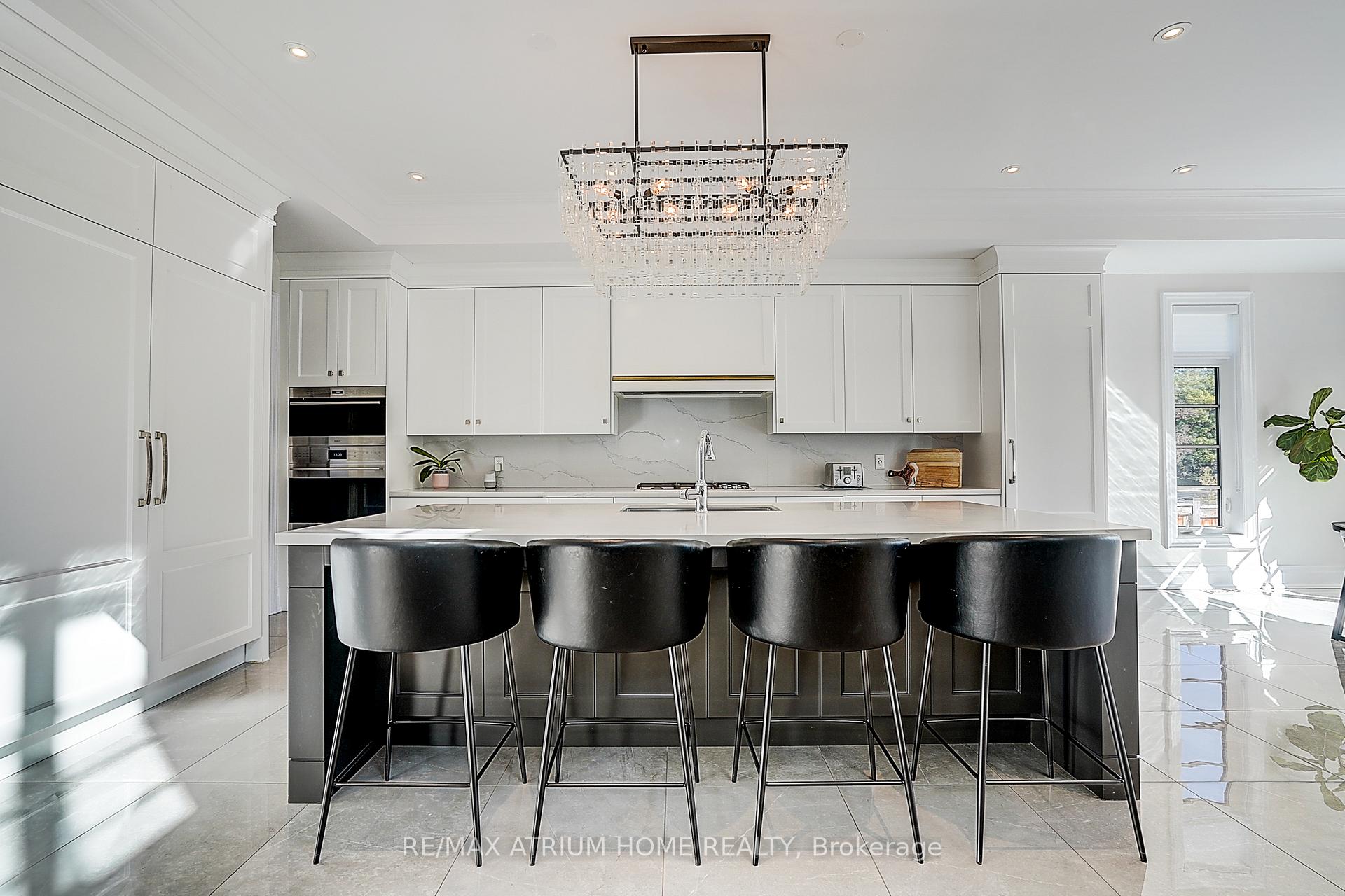 Photo 10 of 246 Nyla Court, Oakville, Bronte — HOMEH