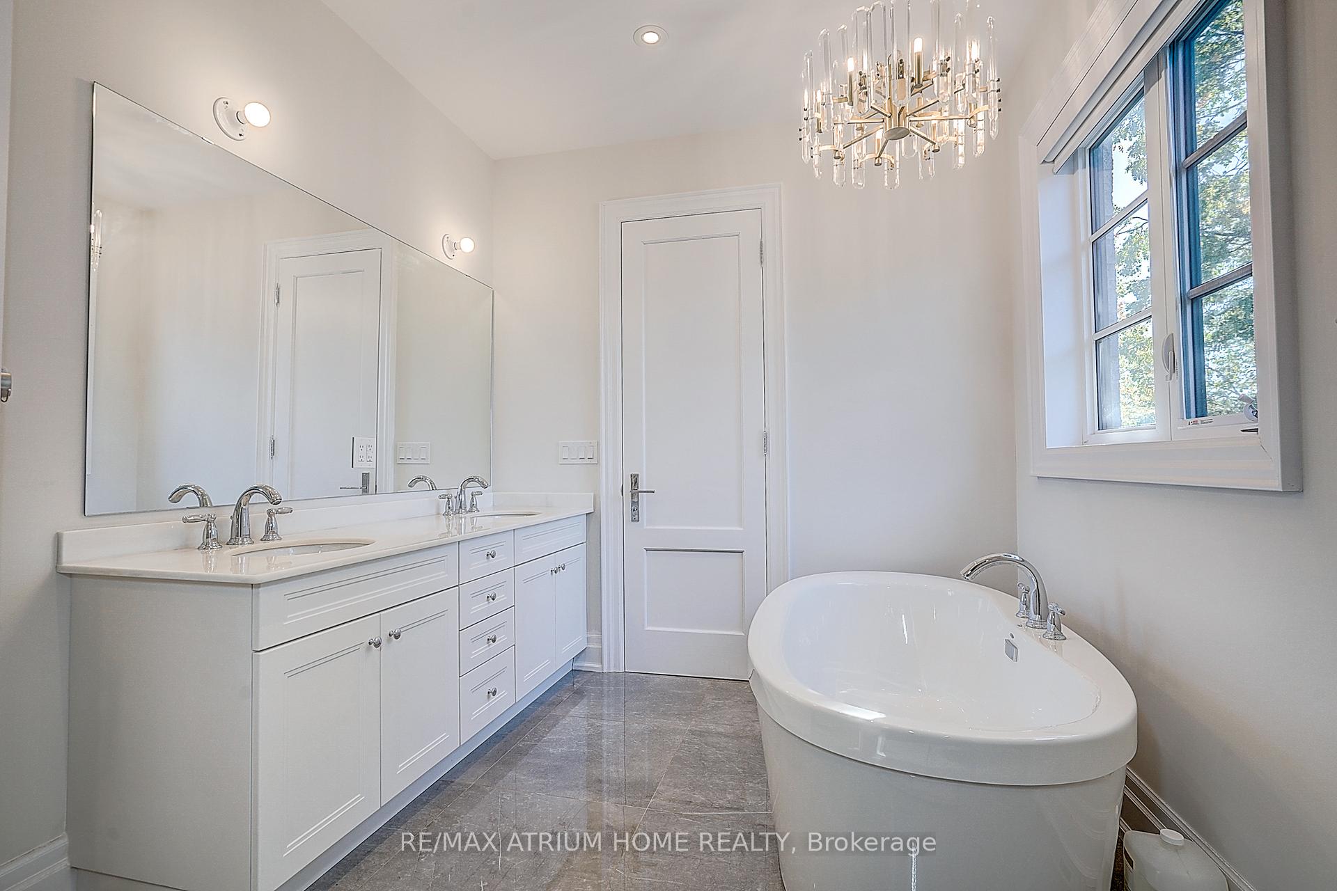 Photo 30 of 246 Nyla Court, Oakville, Bronte — HOMEH