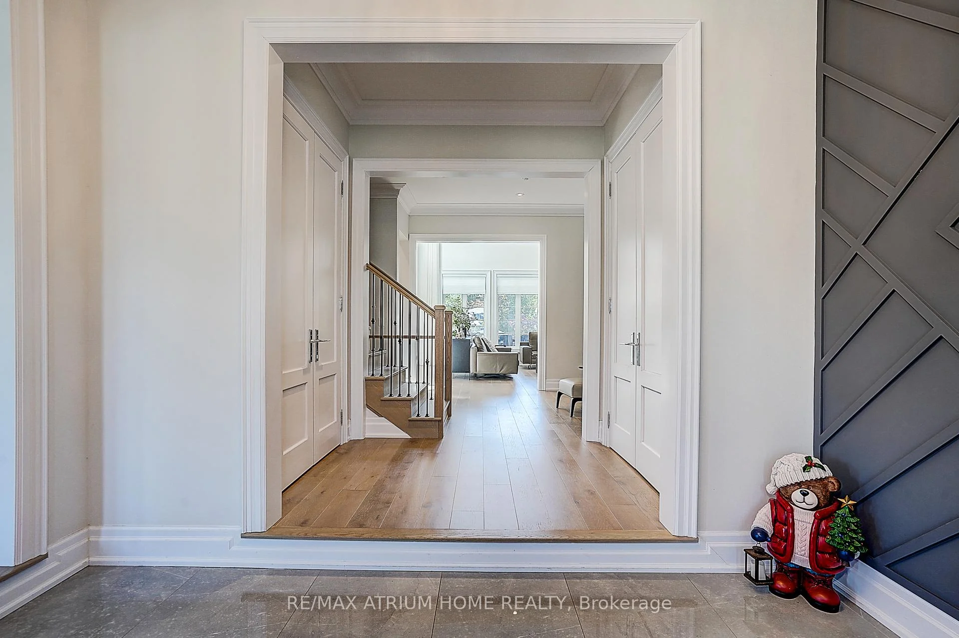 Photo 5 of 246 Nyla Court, Oakville, Bronte — HOMEH