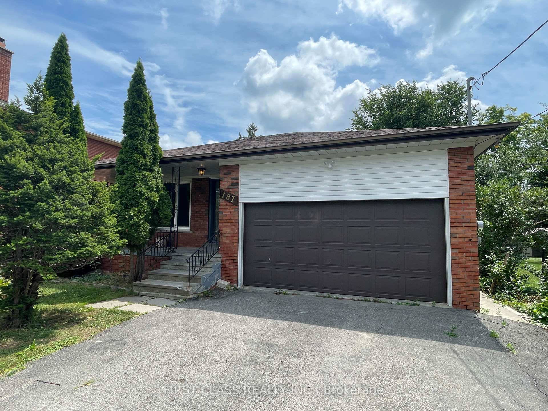 Front of Unit Lower, 181 Wedgewood Drive