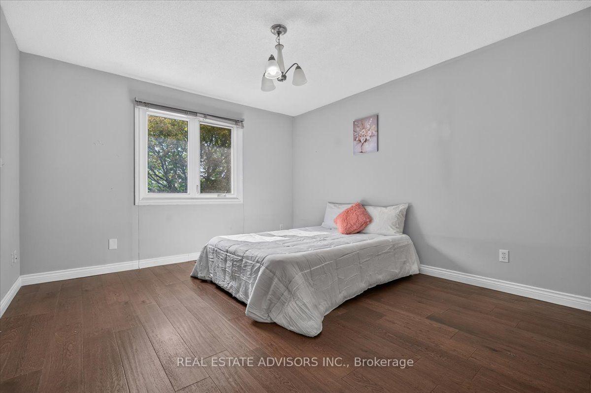 Photo 35 of 1 Bronte Road, Markham, Thornlea — HOMEH
