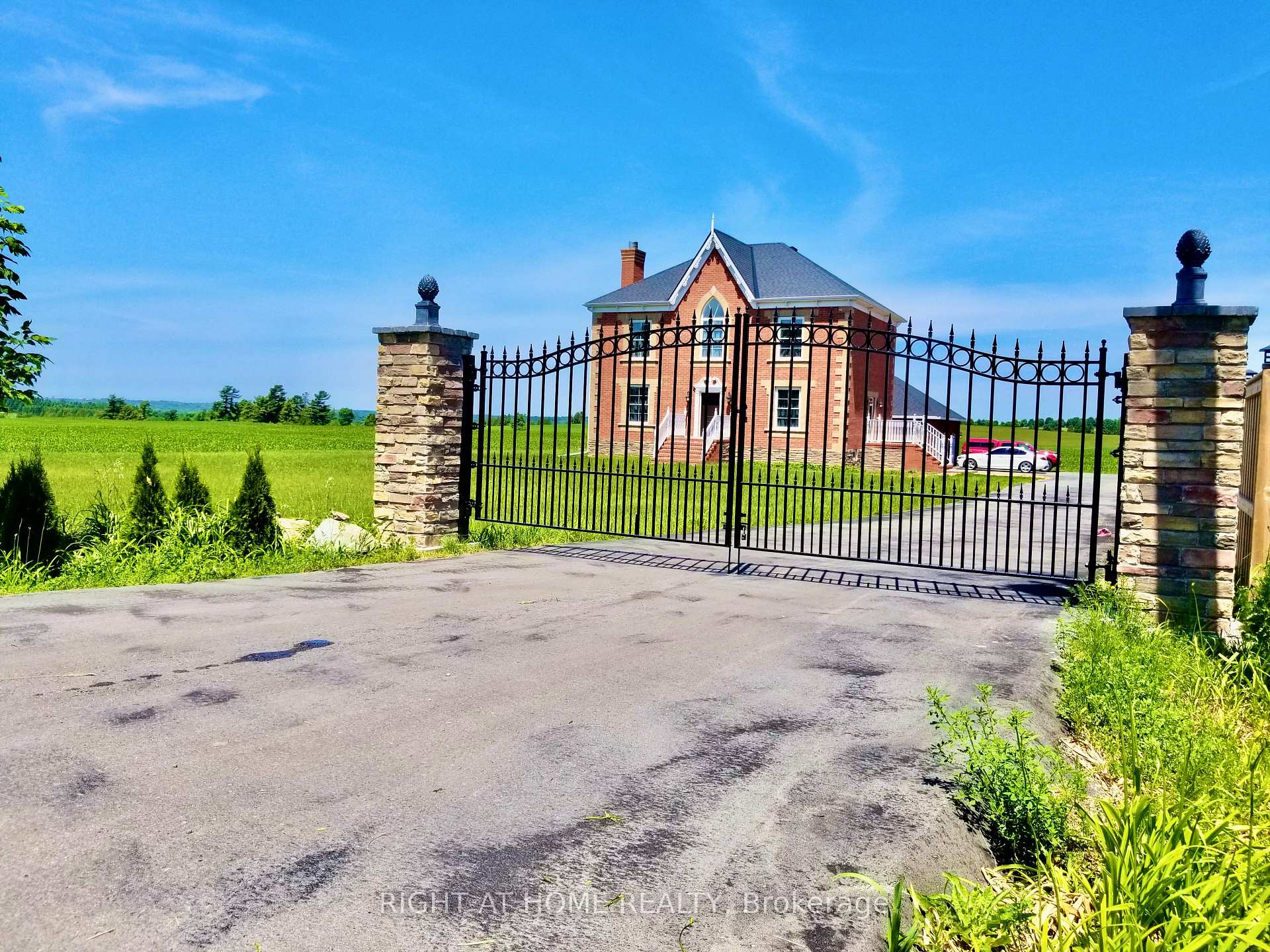 Photo 2 of 376 Sandford Road, Uxbridge, Rural Uxbridge — HOMEH