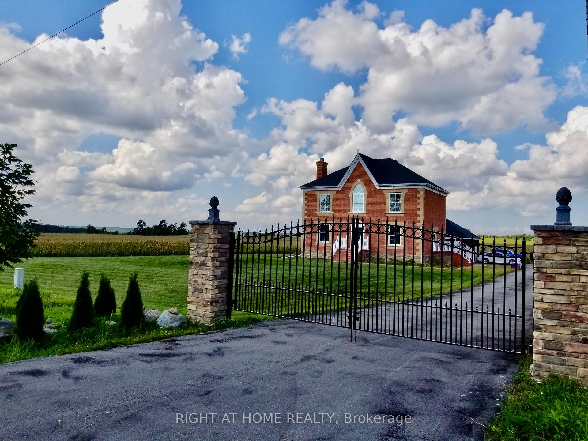 Photo 3 of 376 Sandford Road, Uxbridge, Rural Uxbridge — HOMEH