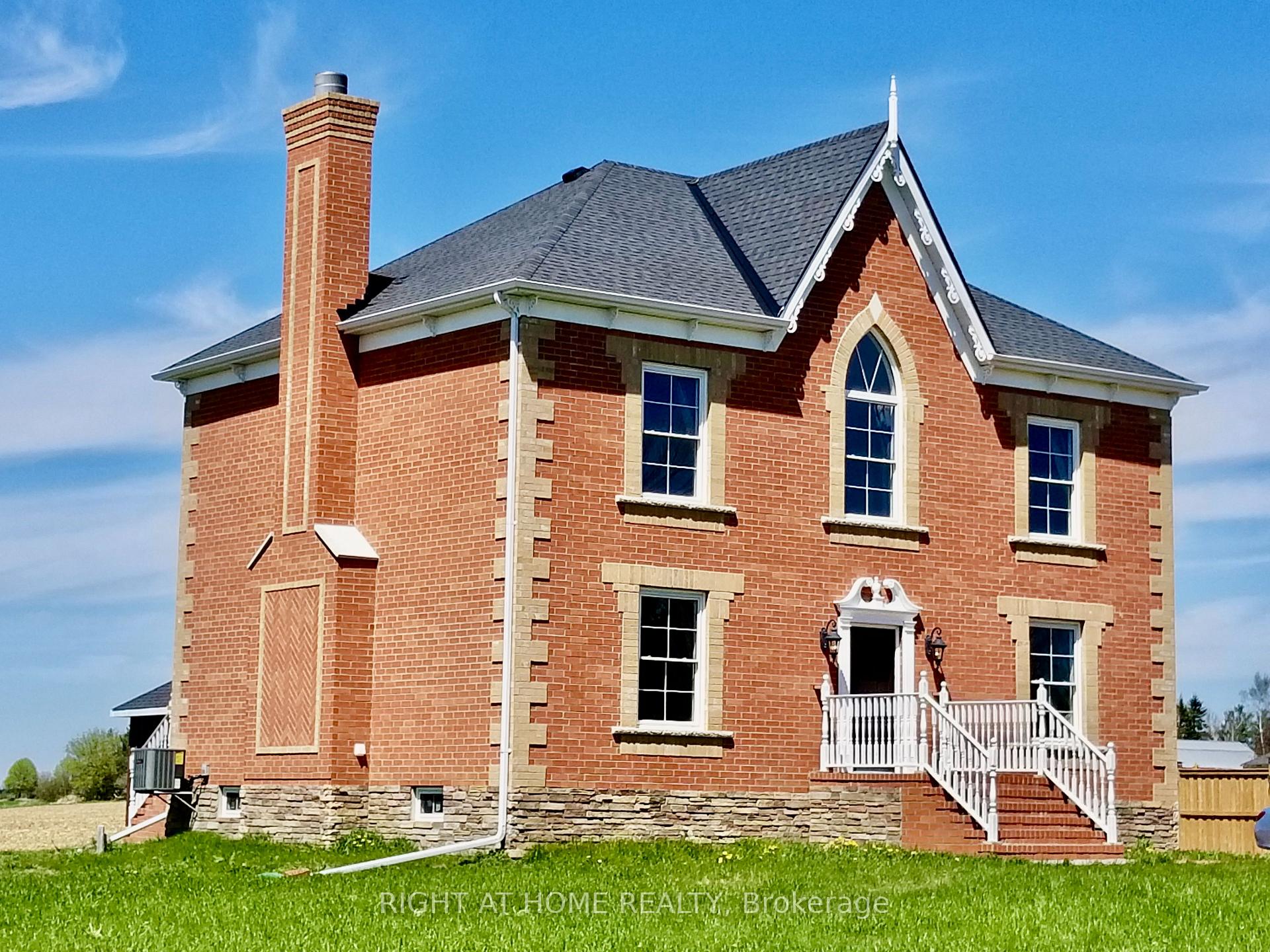 Photo 5 of 376 Sandford Road, Uxbridge, Rural Uxbridge — HOMEH