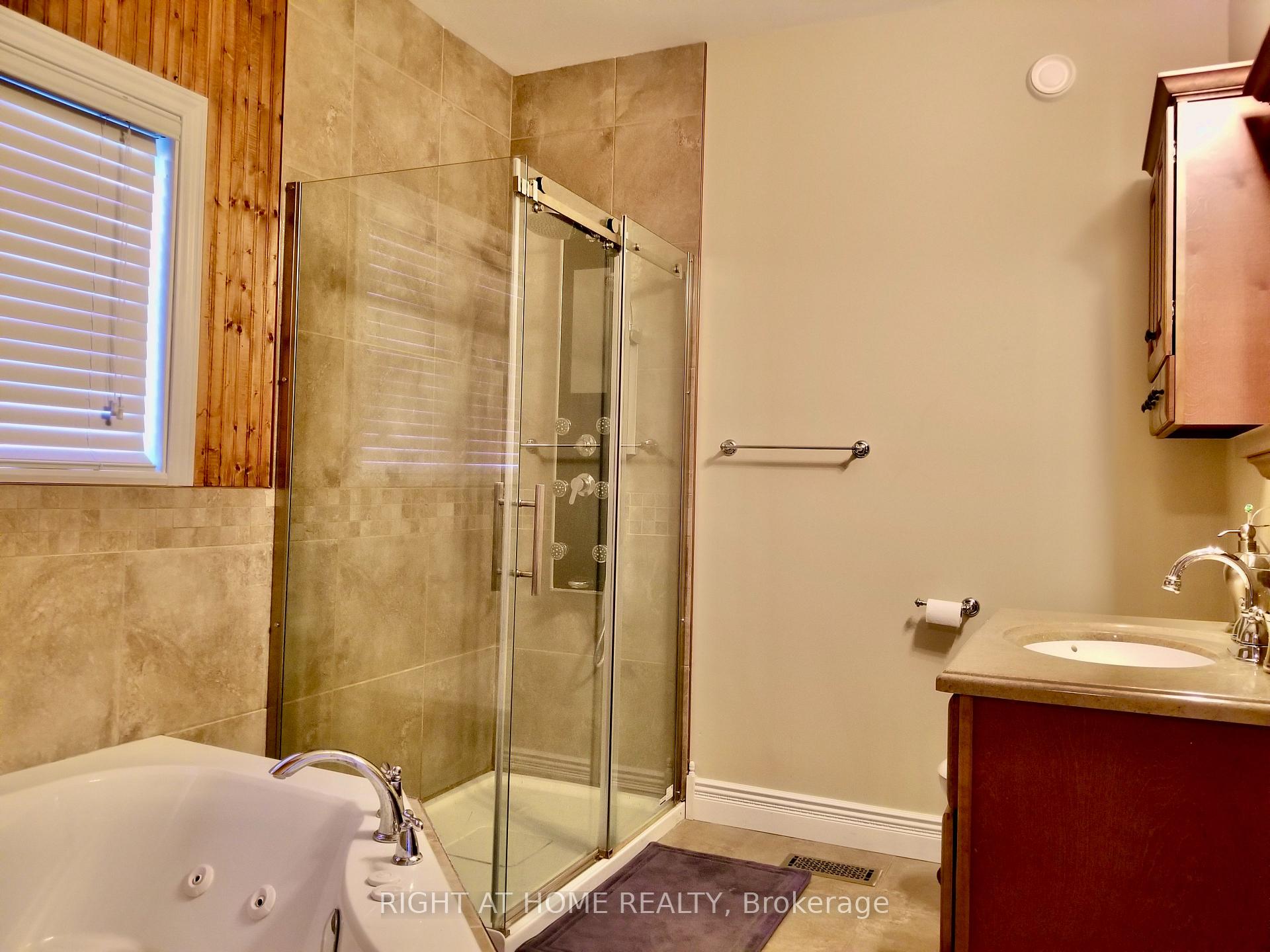 Photo 8 of 376 Sandford Road, Uxbridge, Rural Uxbridge — HOMEH