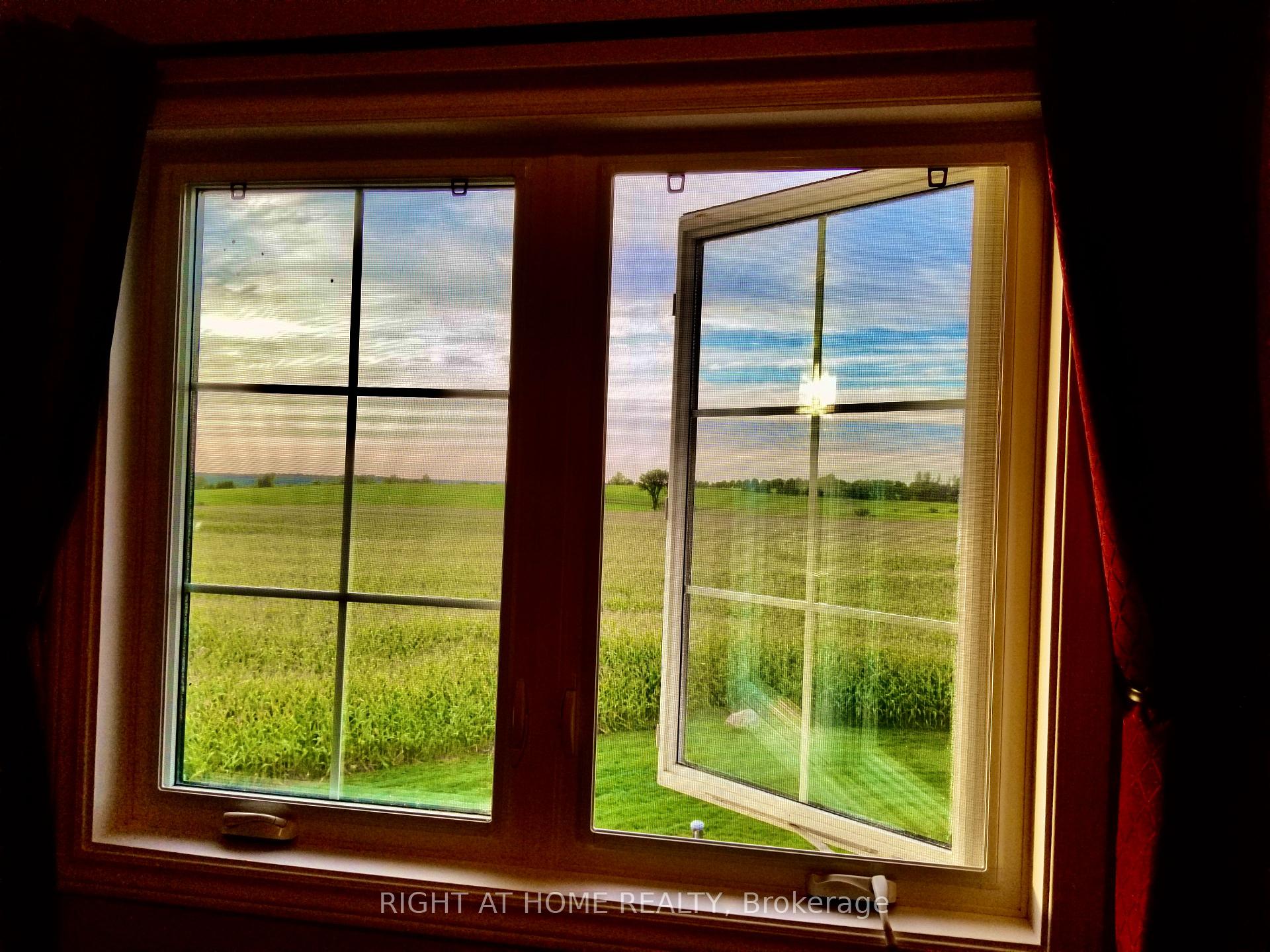 Photo 11 of 376 Sandford Road, Uxbridge, Rural Uxbridge — HOMEH