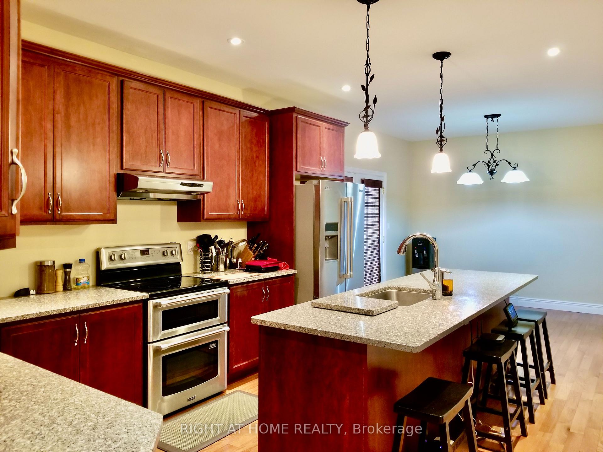 Photo 23 of 376 Sandford Road, Uxbridge, Rural Uxbridge — HOMEH