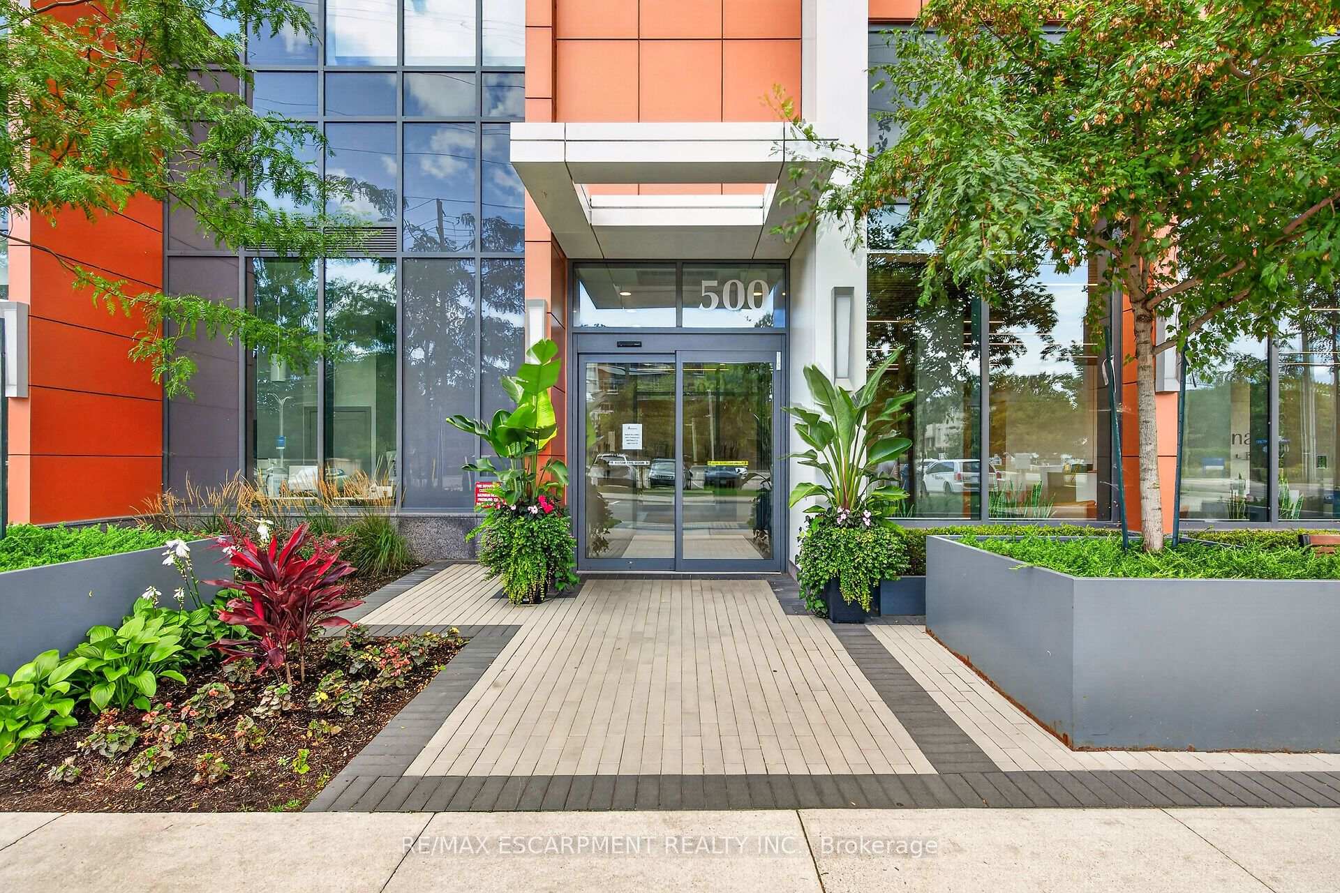 Photo 4 of Unit 2105, 500 Brock Avenue, Burlington, Brant — HOMEH