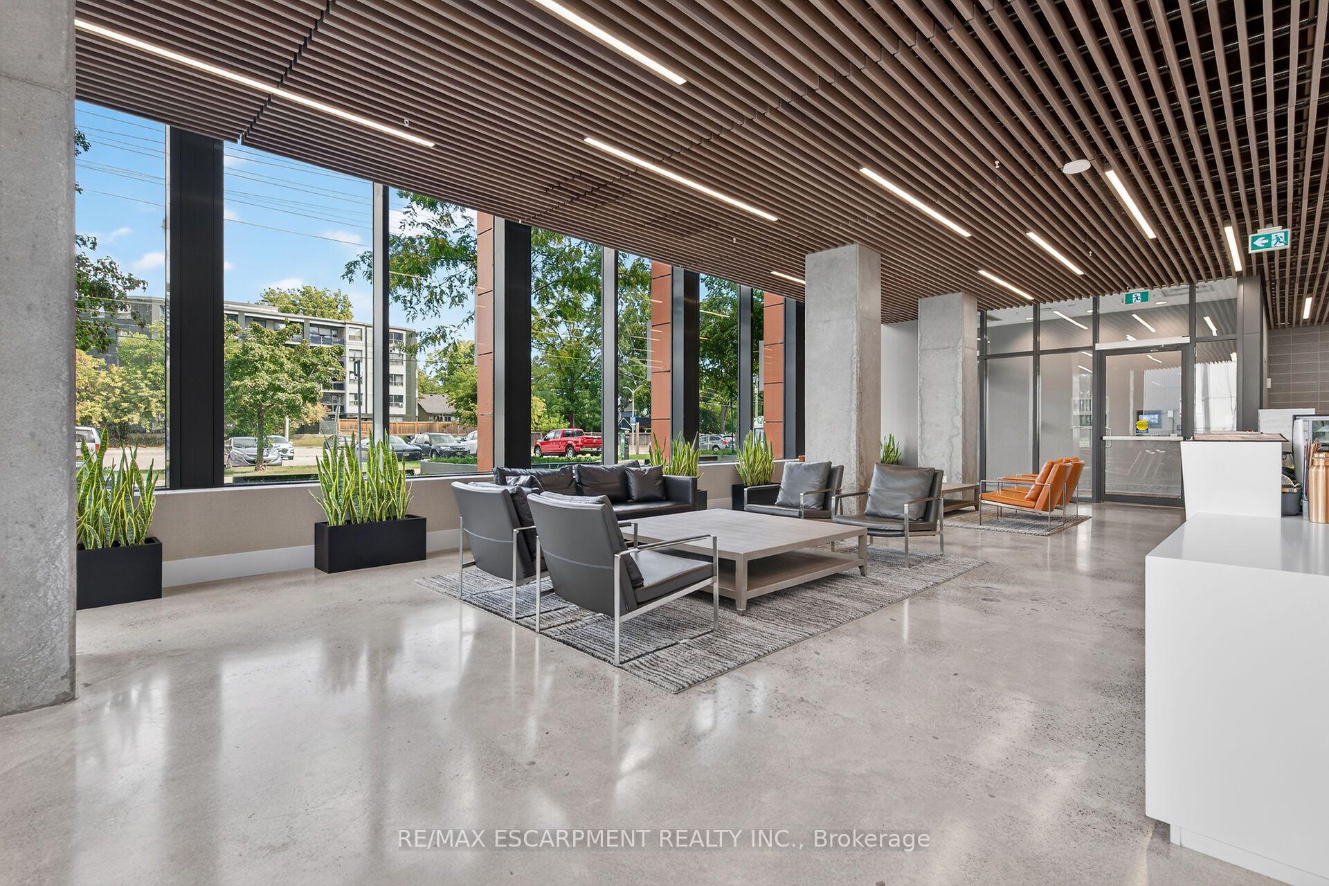 Photo 6 of Unit 2105, 500 Brock Avenue, Burlington, Brant — HOMEH