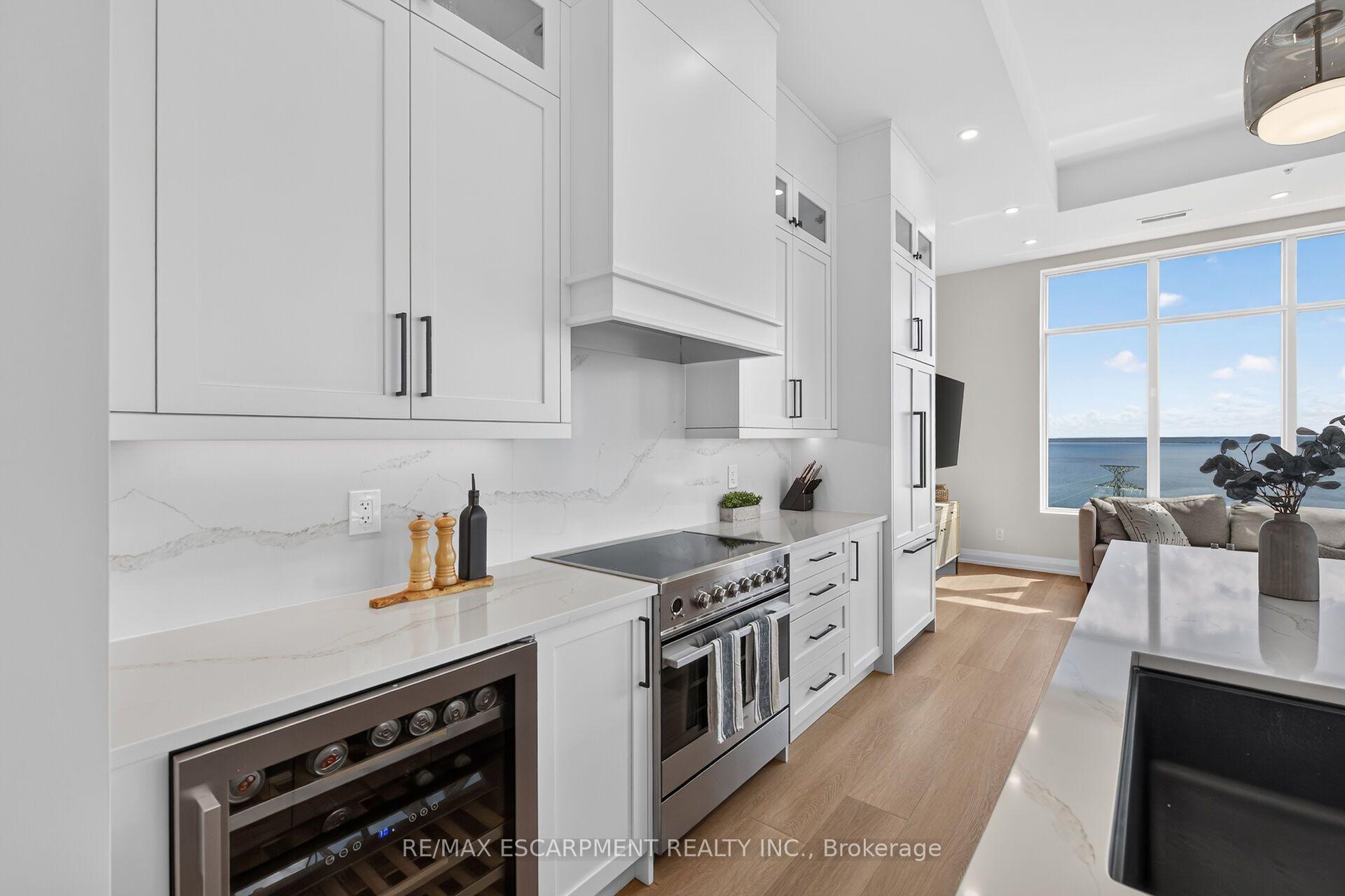 Photo 15 of Unit 2105, 500 Brock Avenue, Burlington, Brant — HOMEH