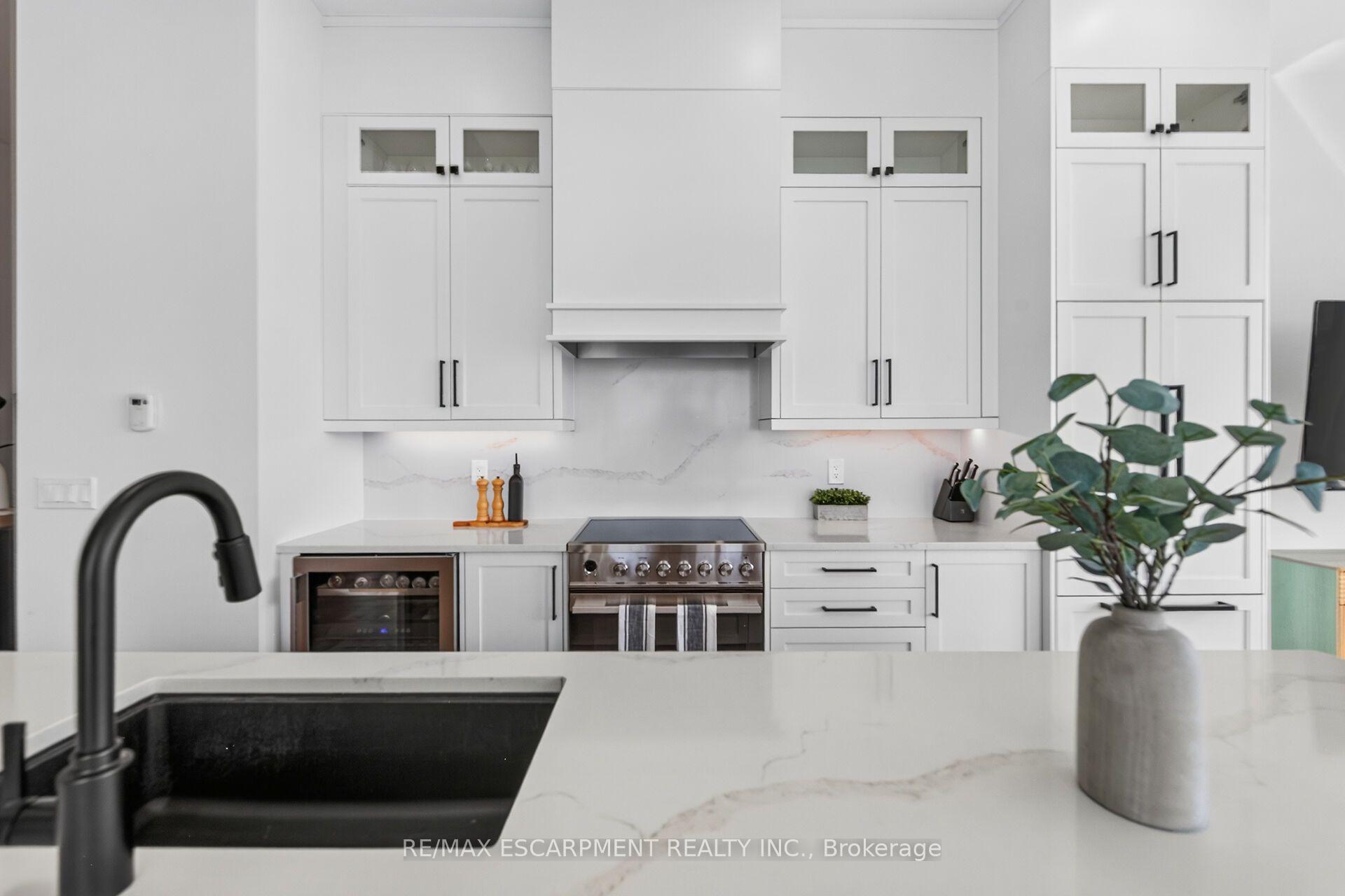 Photo 16 of Unit 2105, 500 Brock Avenue, Burlington, Brant — HOMEH