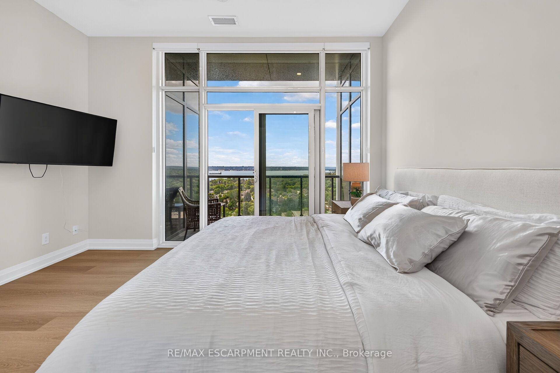 Photo 32 of Unit 2105, 500 Brock Avenue, Burlington, Brant — HOMEH