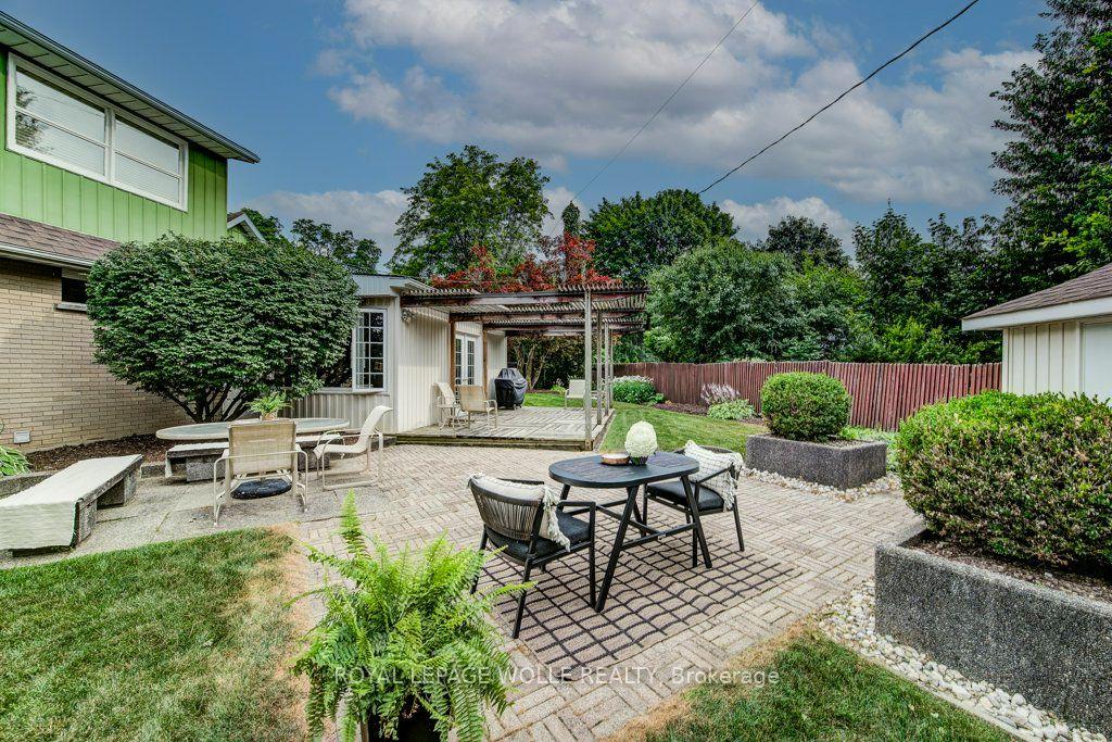 Photo 5 of 97 Somerset Crescent, Waterloo, Westmount - Waterloo — HOMEH