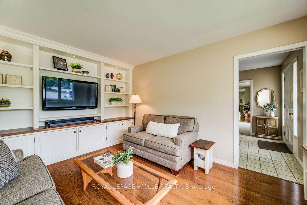 Photo 10 of 97 Somerset Crescent, Waterloo, Westmount - Waterloo — HOMEH
