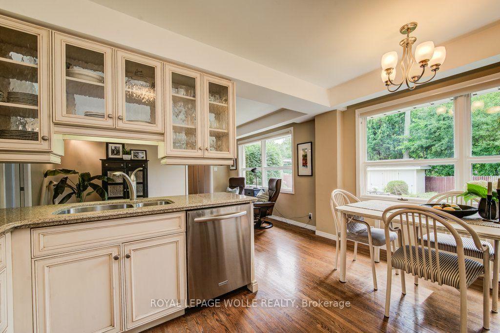 Photo 19 of 97 Somerset Crescent, Waterloo, Westmount - Waterloo — HOMEH