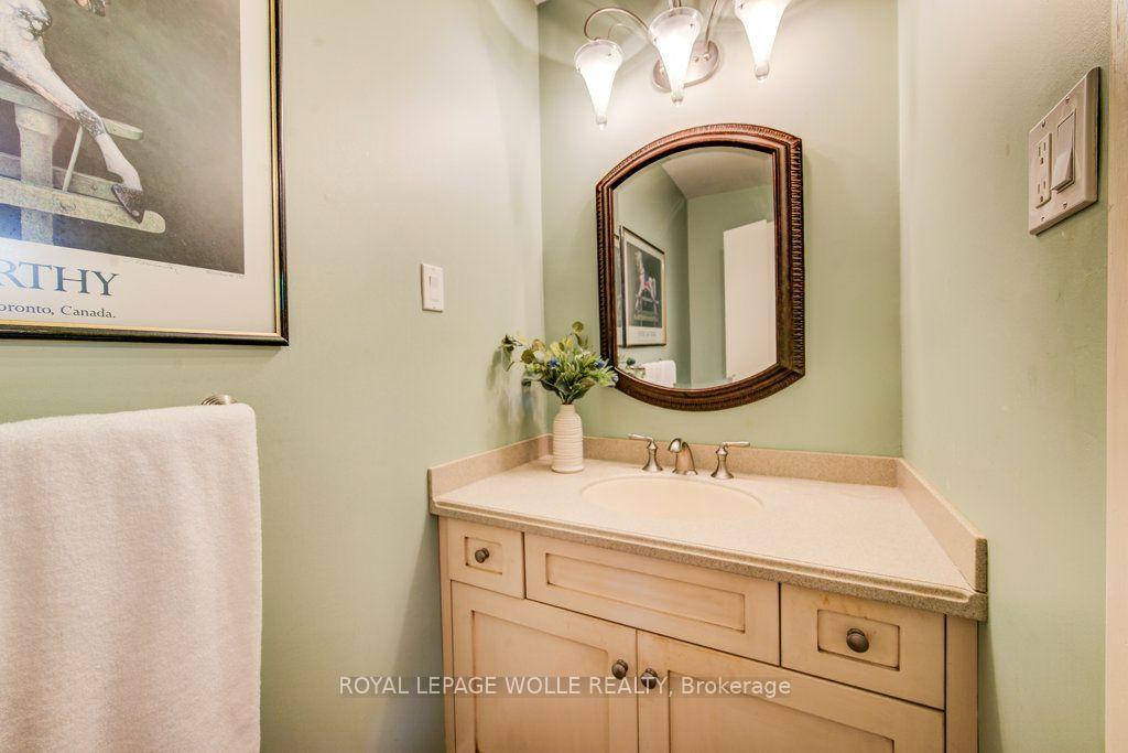Photo 22 of 97 Somerset Crescent, Waterloo, Westmount - Waterloo — HOMEH