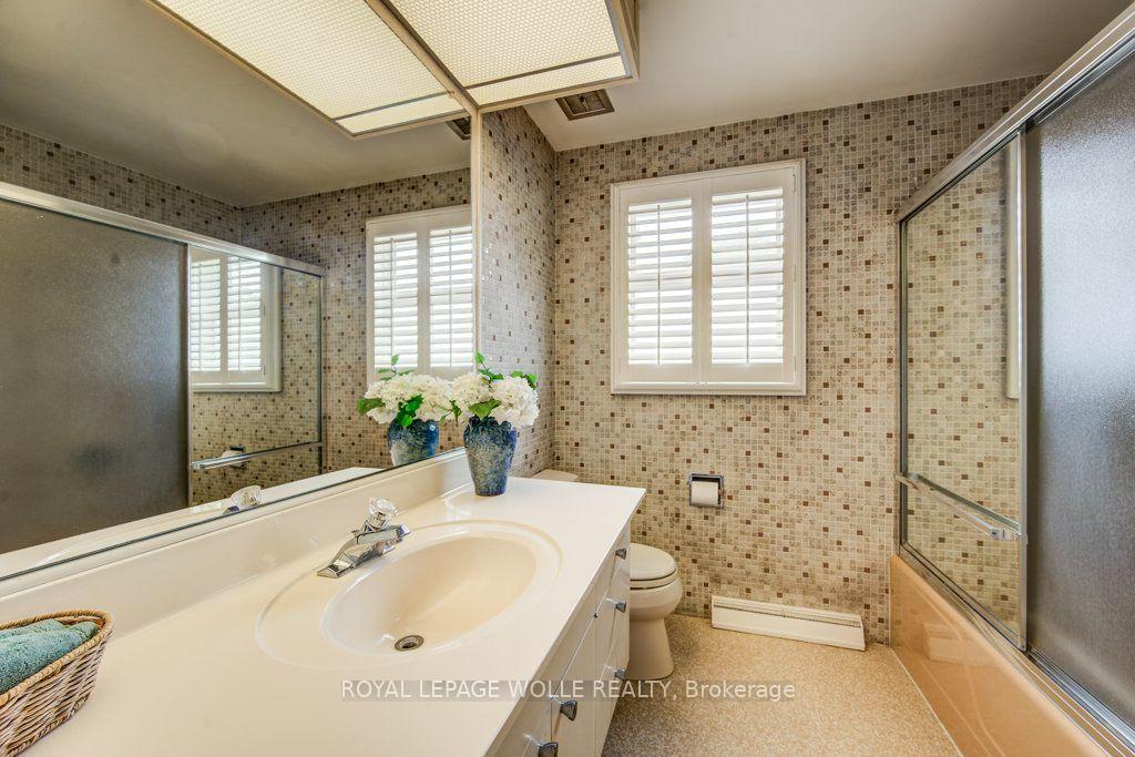 Photo 25 of 97 Somerset Crescent, Waterloo, Westmount - Waterloo — HOMEH