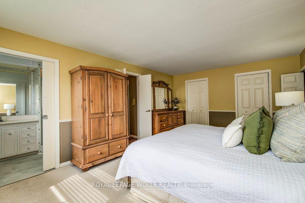 Photo 28 of 97 Somerset Crescent, Waterloo, Westmount - Waterloo — HOMEH