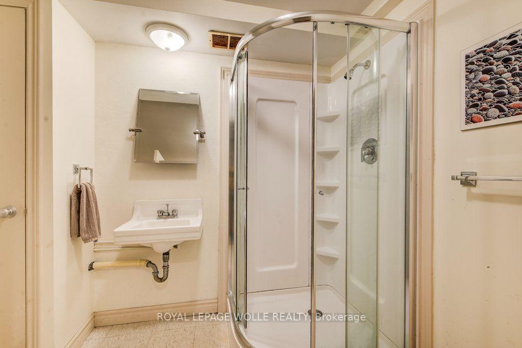 Photo 31 of 97 Somerset Crescent, Waterloo, Westmount - Waterloo — HOMEH