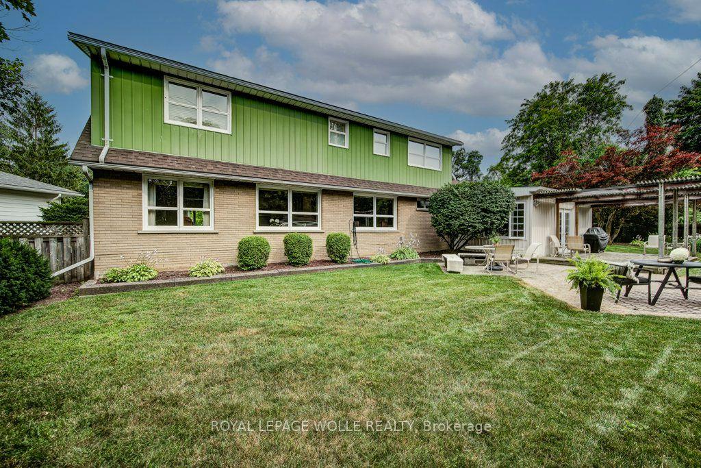Photo 37 of 97 Somerset Crescent, Waterloo, Westmount - Waterloo — HOMEH
