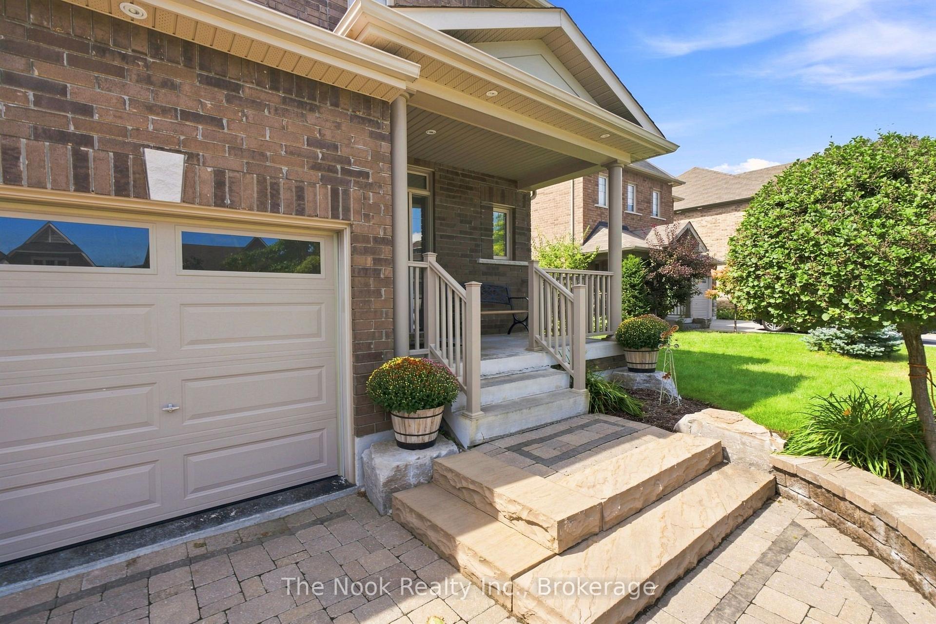 Photo 2 of 34 Mahaffy Place, Clarington, Courtice — HOMEH