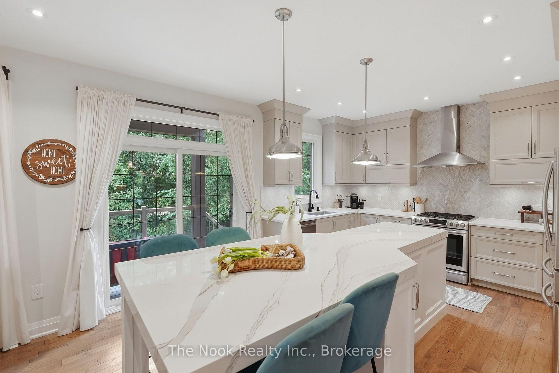 Photo 7 of 34 Mahaffy Place, Clarington, Courtice — HOMEH