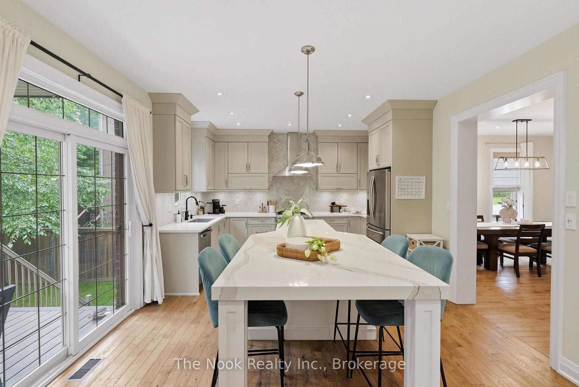 Photo 8 of 34 Mahaffy Place, Clarington, Courtice — HOMEH