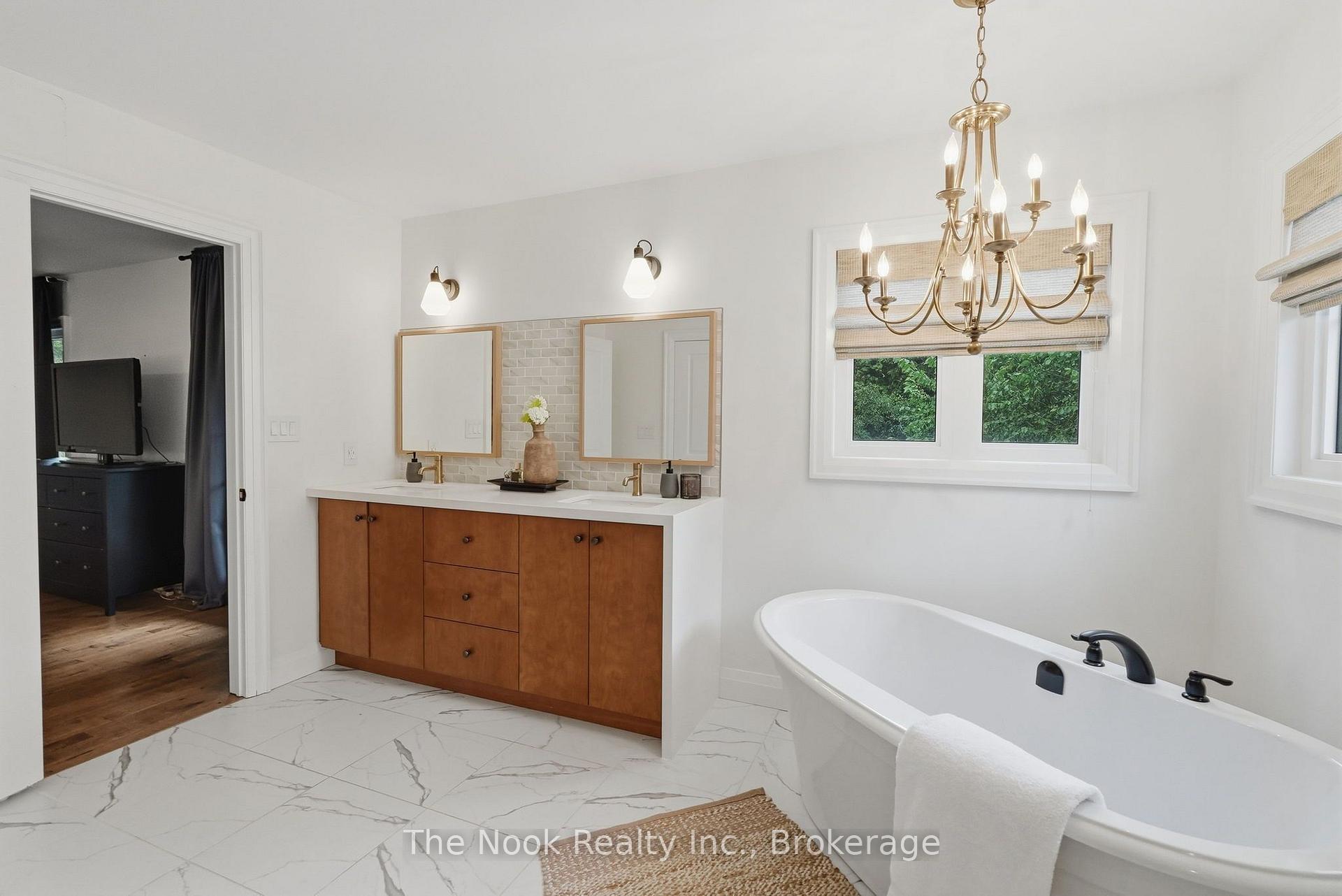 Photo 23 of 34 Mahaffy Place, Clarington, Courtice — HOMEH