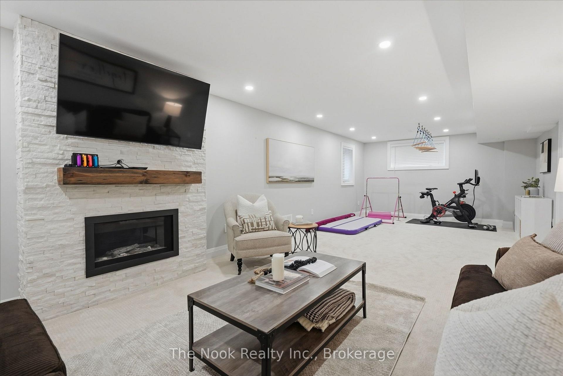 Photo 33 of 34 Mahaffy Place, Clarington, Courtice — HOMEH