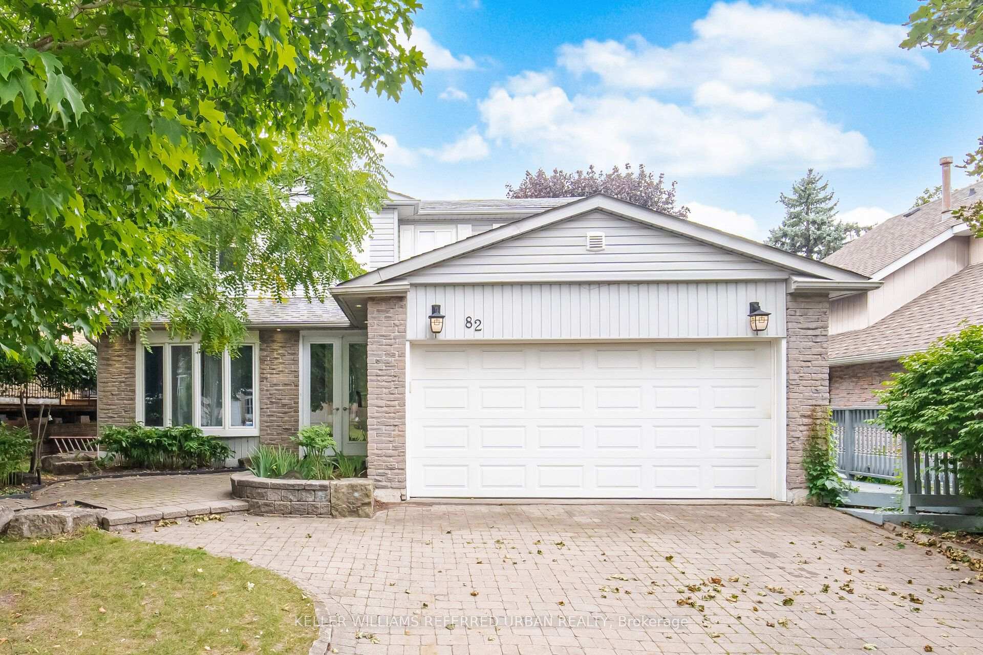 Photo 1 of 82 Eastman Crescent, Newmarket, Huron Heights-Leslie Valley — HOMEH