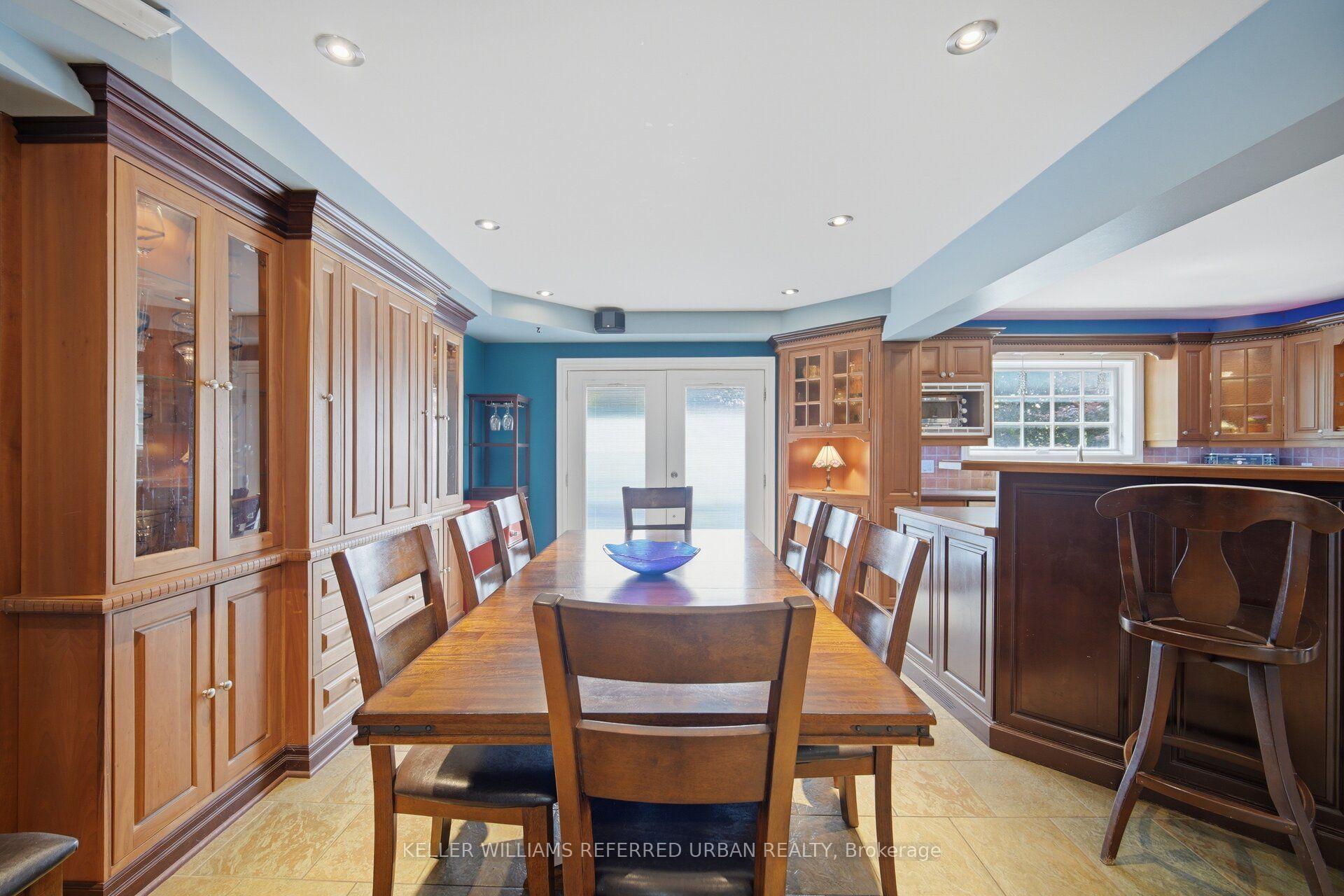 Photo 7 of 82 Eastman Crescent, Newmarket, Huron Heights-Leslie Valley — HOMEH
