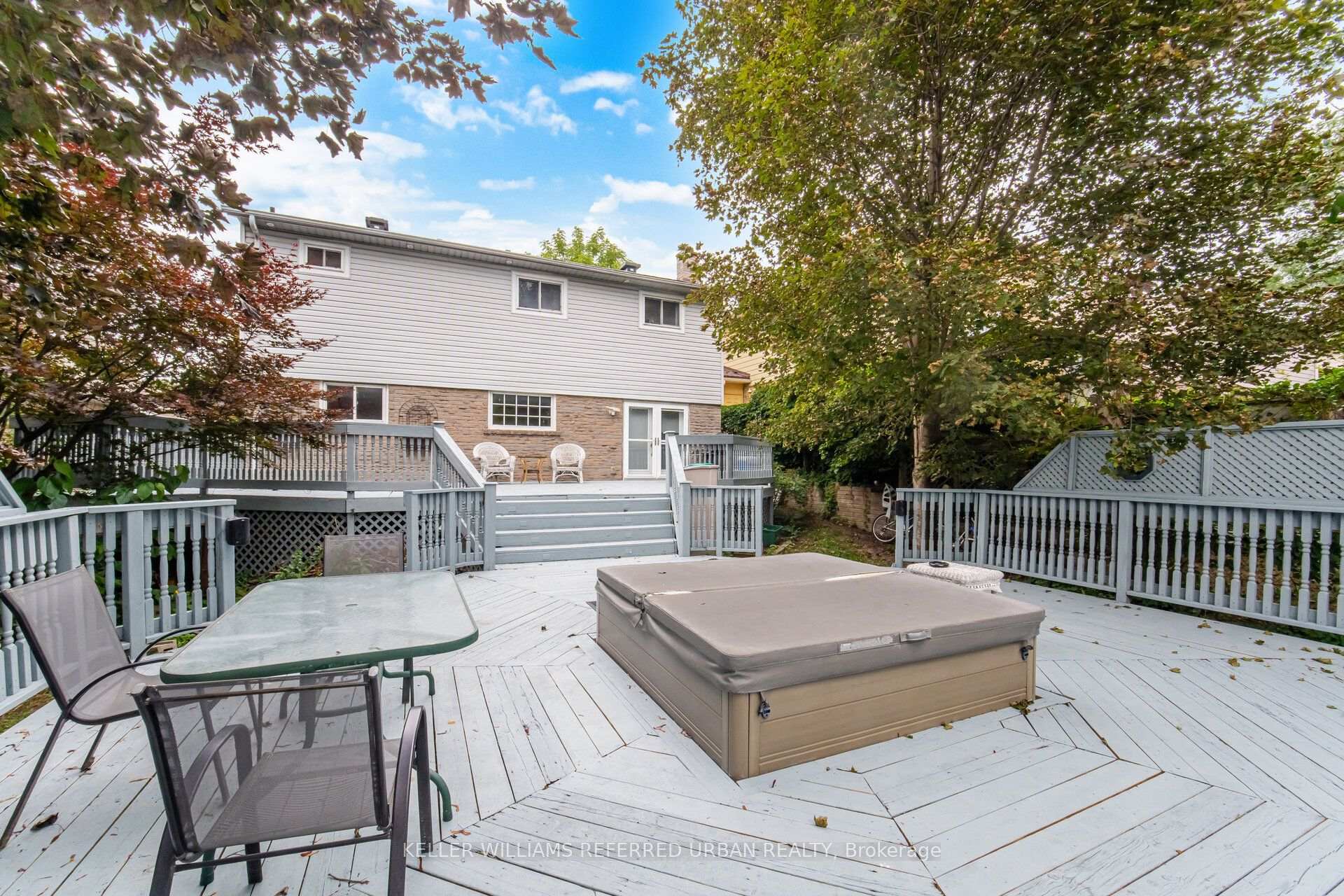 Photo 36 of 82 Eastman Crescent, Newmarket, Huron Heights-Leslie Valley — HOMEH
