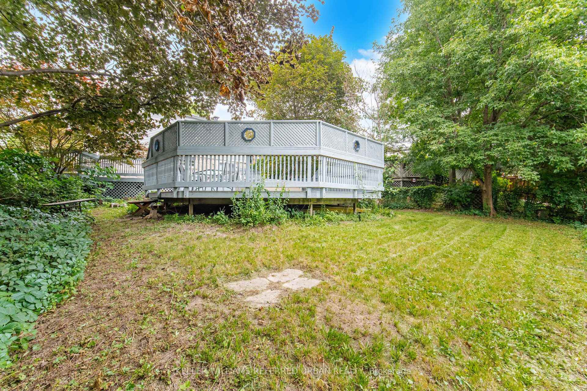 Photo 39 of 82 Eastman Crescent, Newmarket, Huron Heights-Leslie Valley — HOMEH