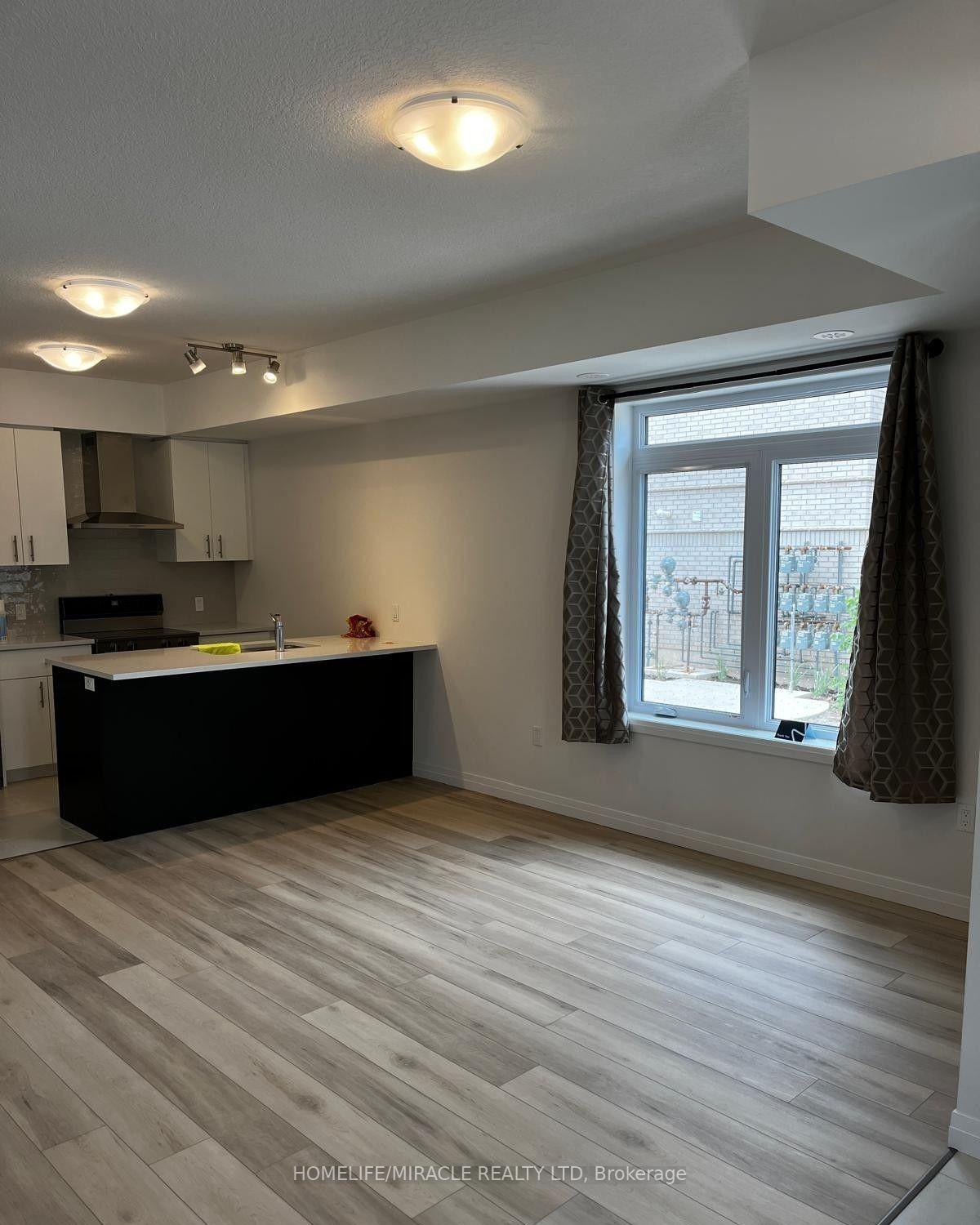 Photo 3 of 51 Thatcher Drive, Guelph, Kortright East — HOMEH