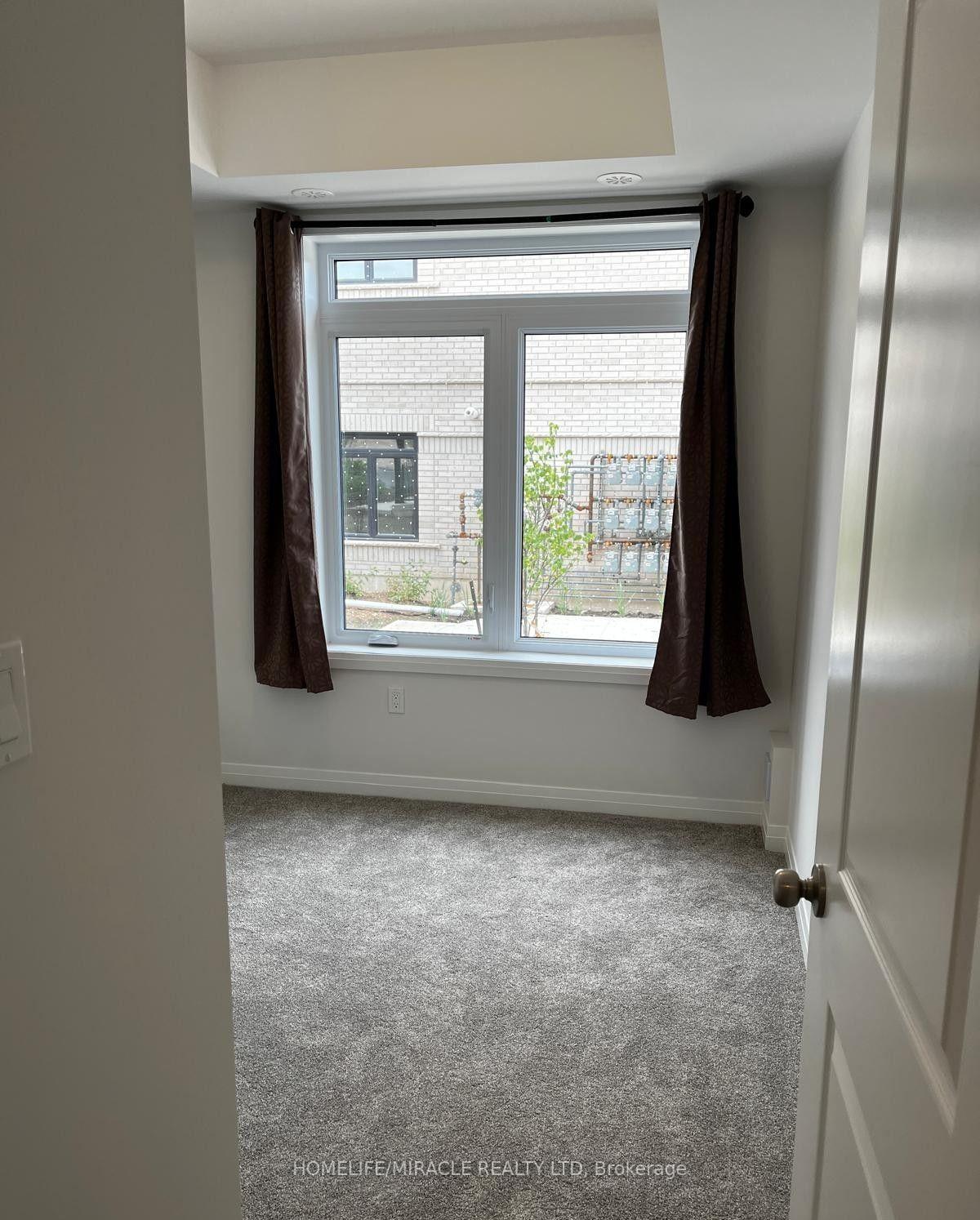 Photo 5 of 51 Thatcher Drive, Guelph, Kortright East — HOMEH