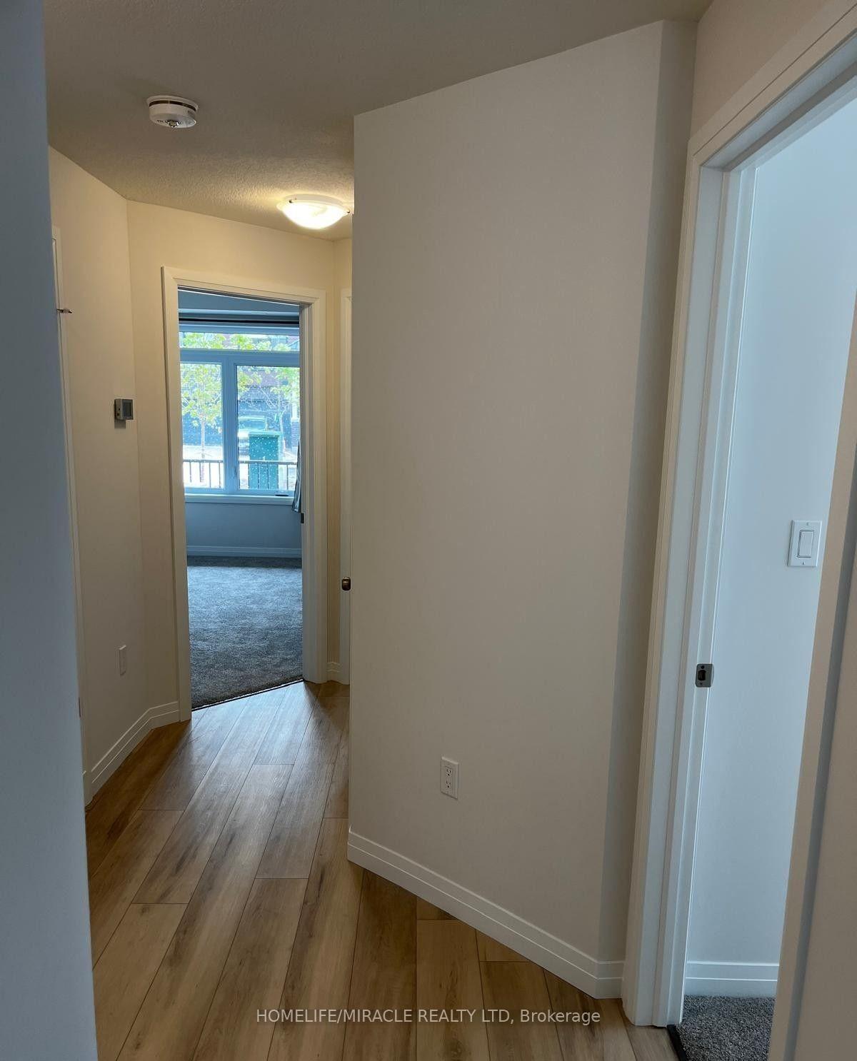 Photo 6 of 51 Thatcher Drive, Guelph, Kortright East — HOMEH
