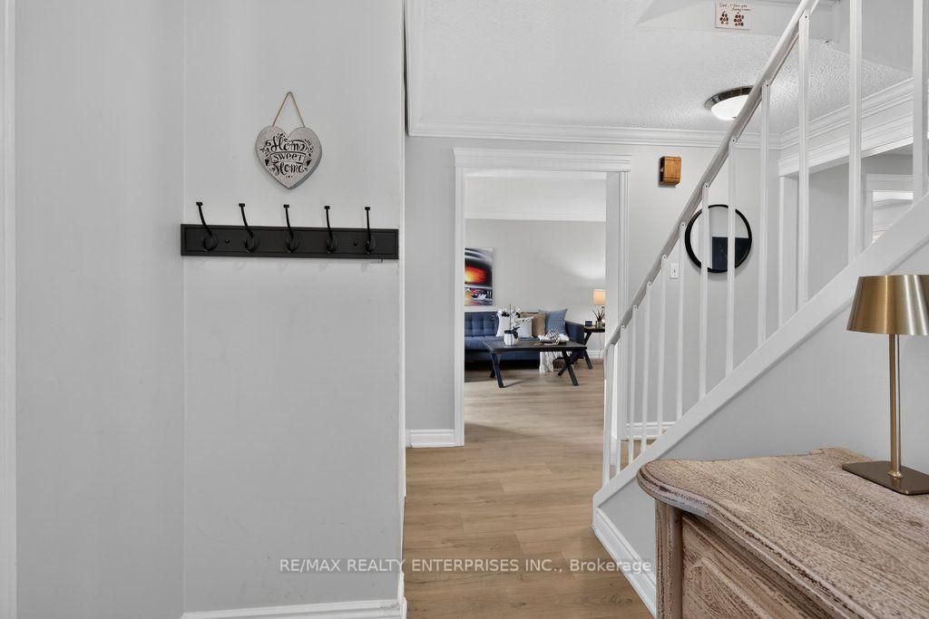 Photo 5 of 22 Monterey Avenue, Brampton, Heart Lake West — HOMEH