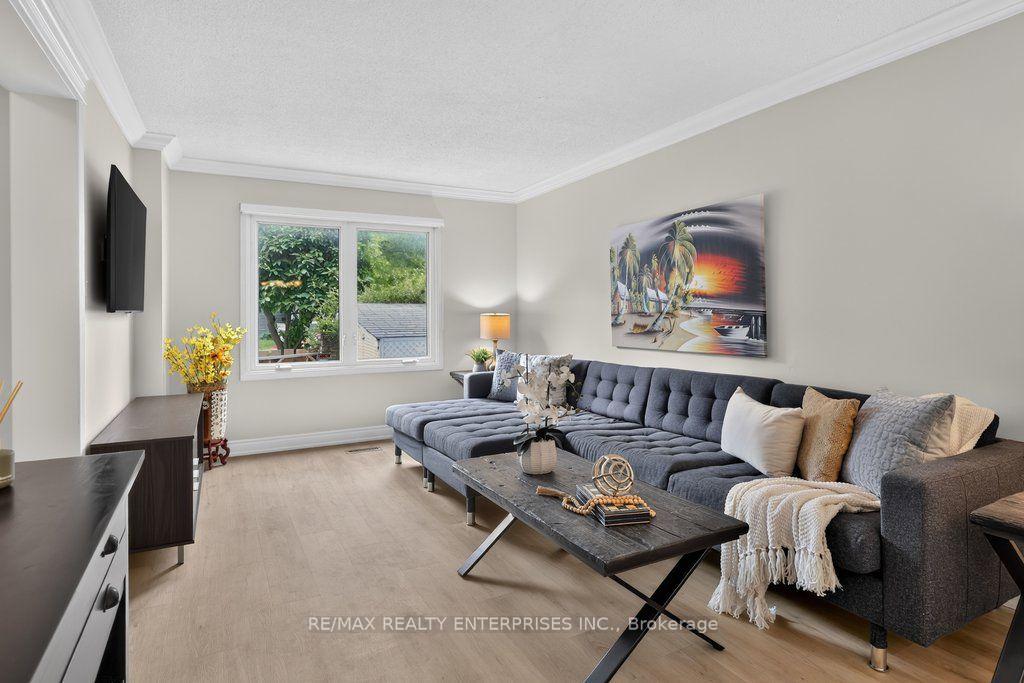 Photo 7 of 22 Monterey Avenue, Brampton, Heart Lake West — HOMEH