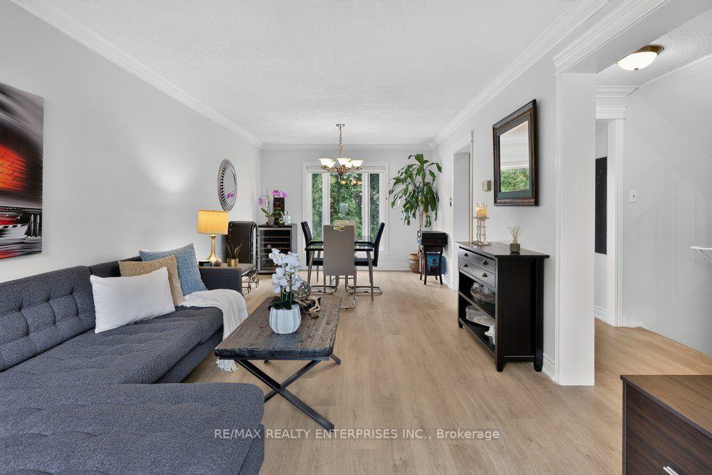 Photo 10 of 22 Monterey Avenue, Brampton, Heart Lake West — HOMEH